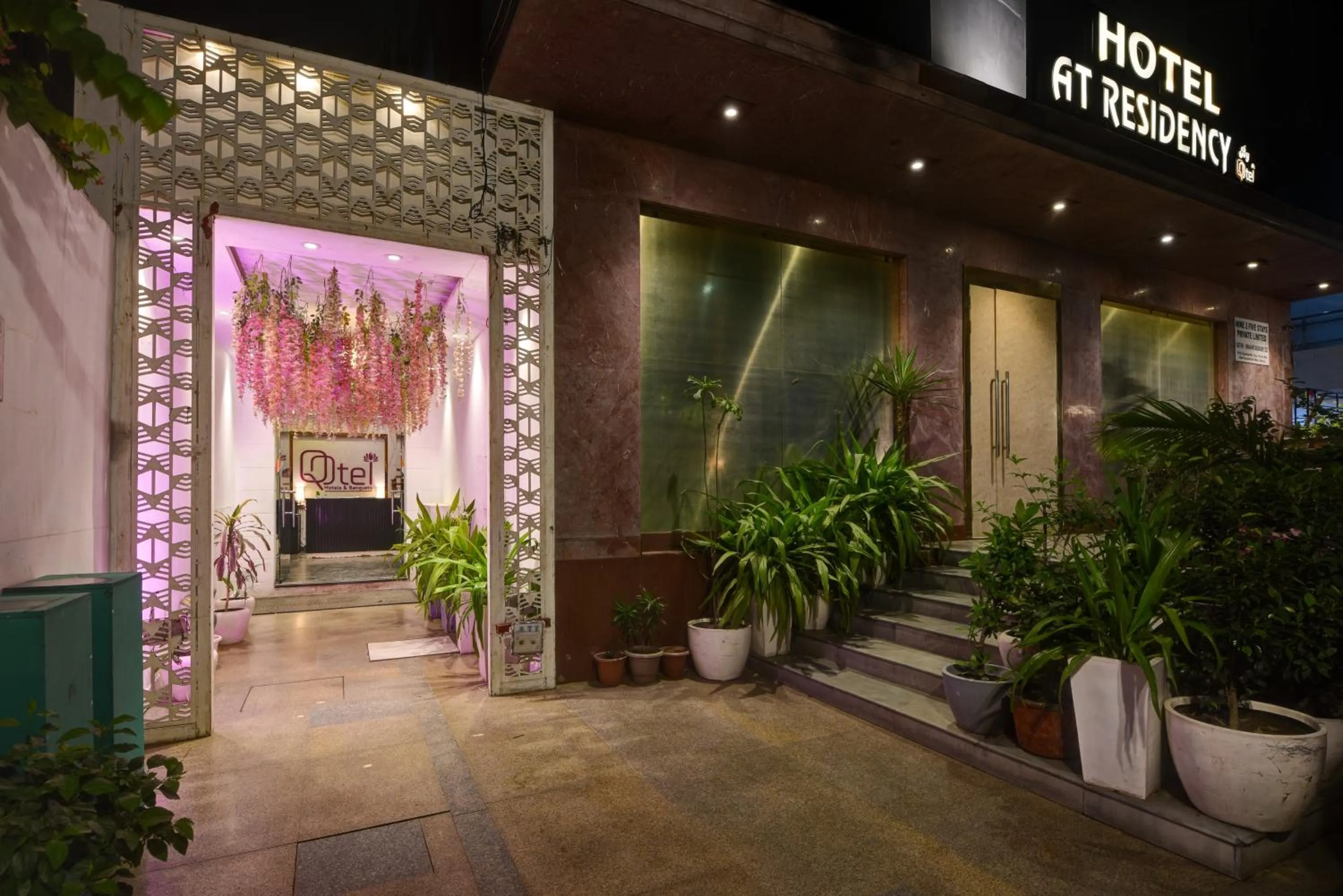 Property building in Qotel Comfort AT Residency Kaushambi Anand Vihar