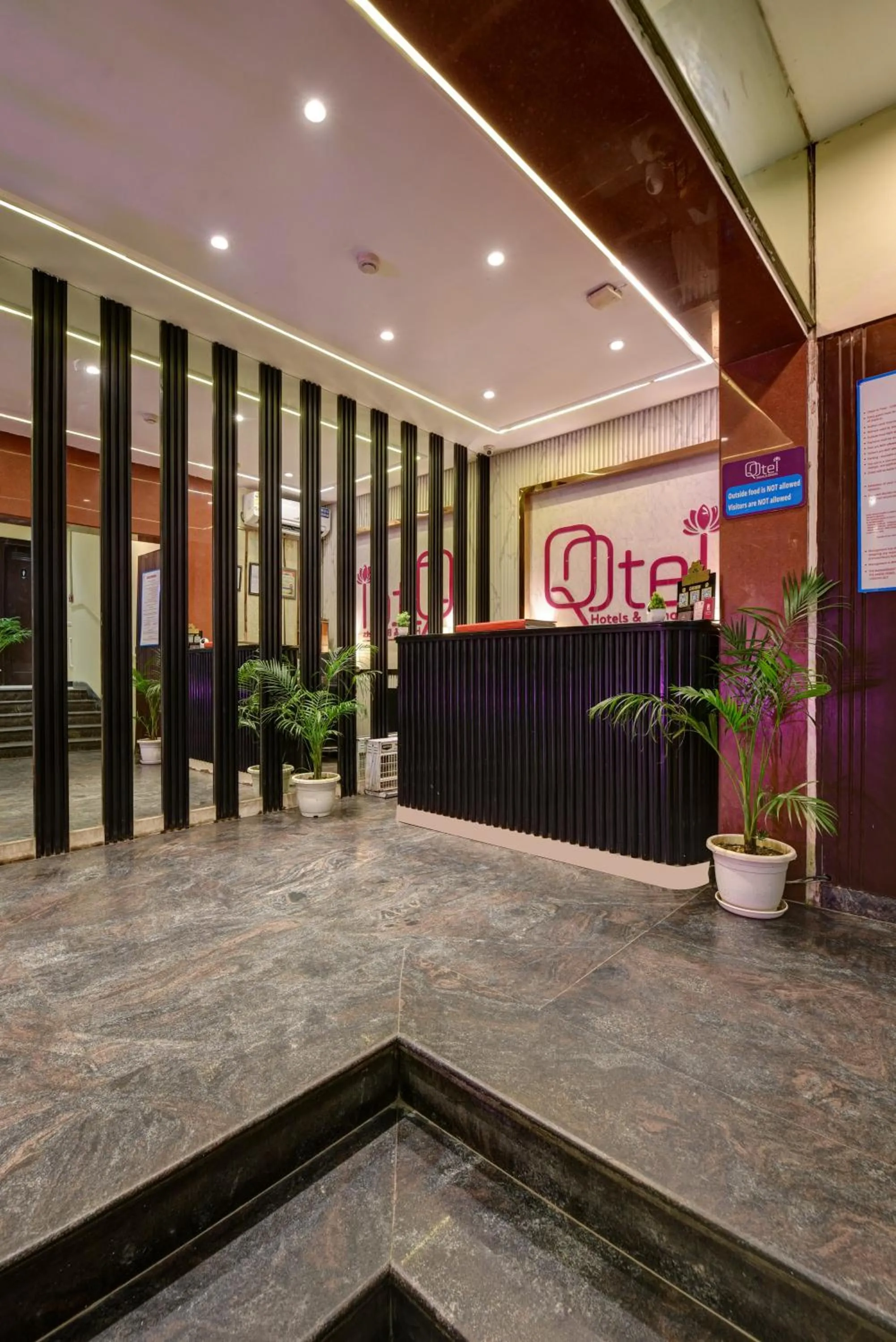 Lobby or reception in Qotel Comfort AT Residency Kaushambi Anand Vihar
