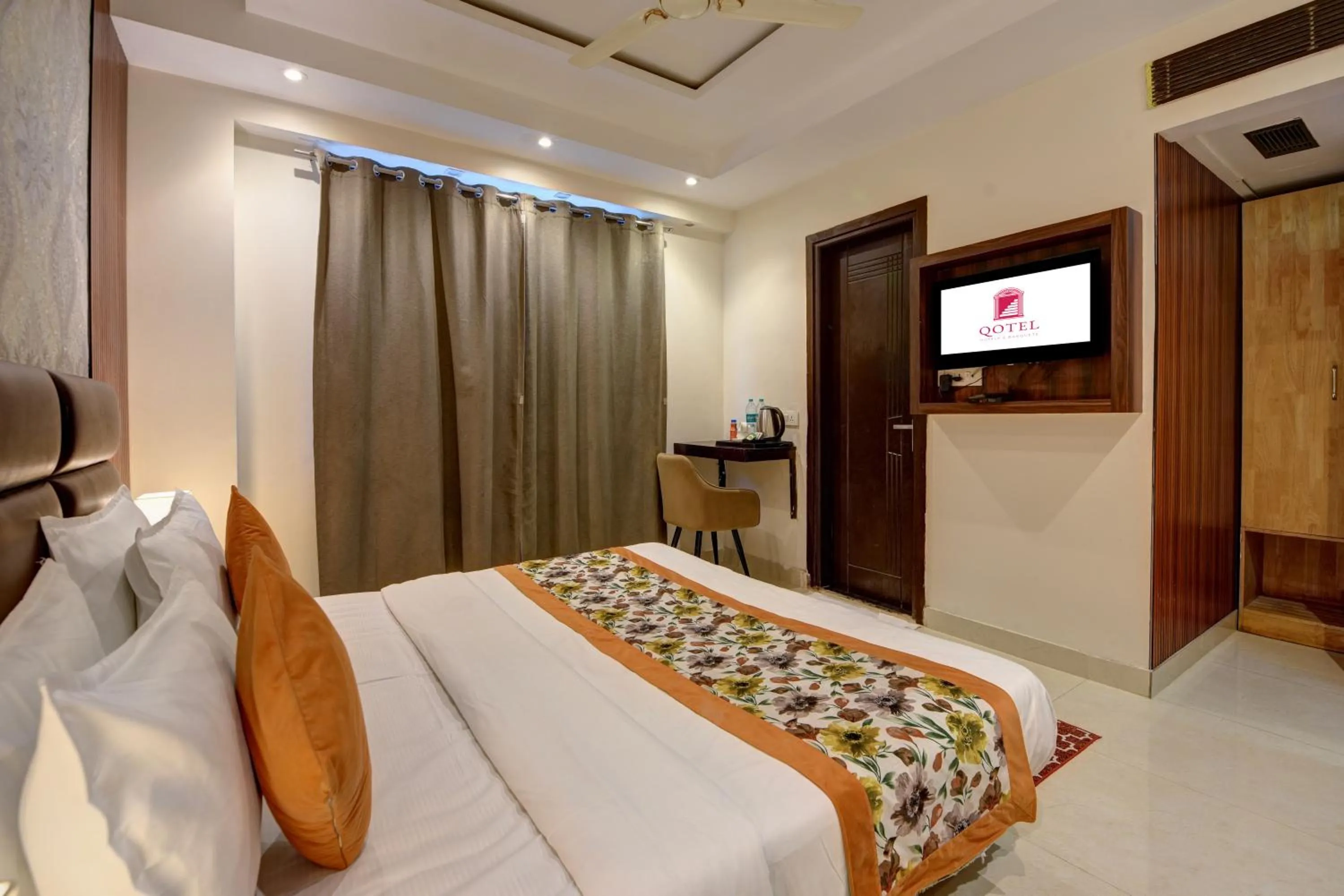 Bed in Qotel Comfort AT Residency Kaushambi Anand Vihar