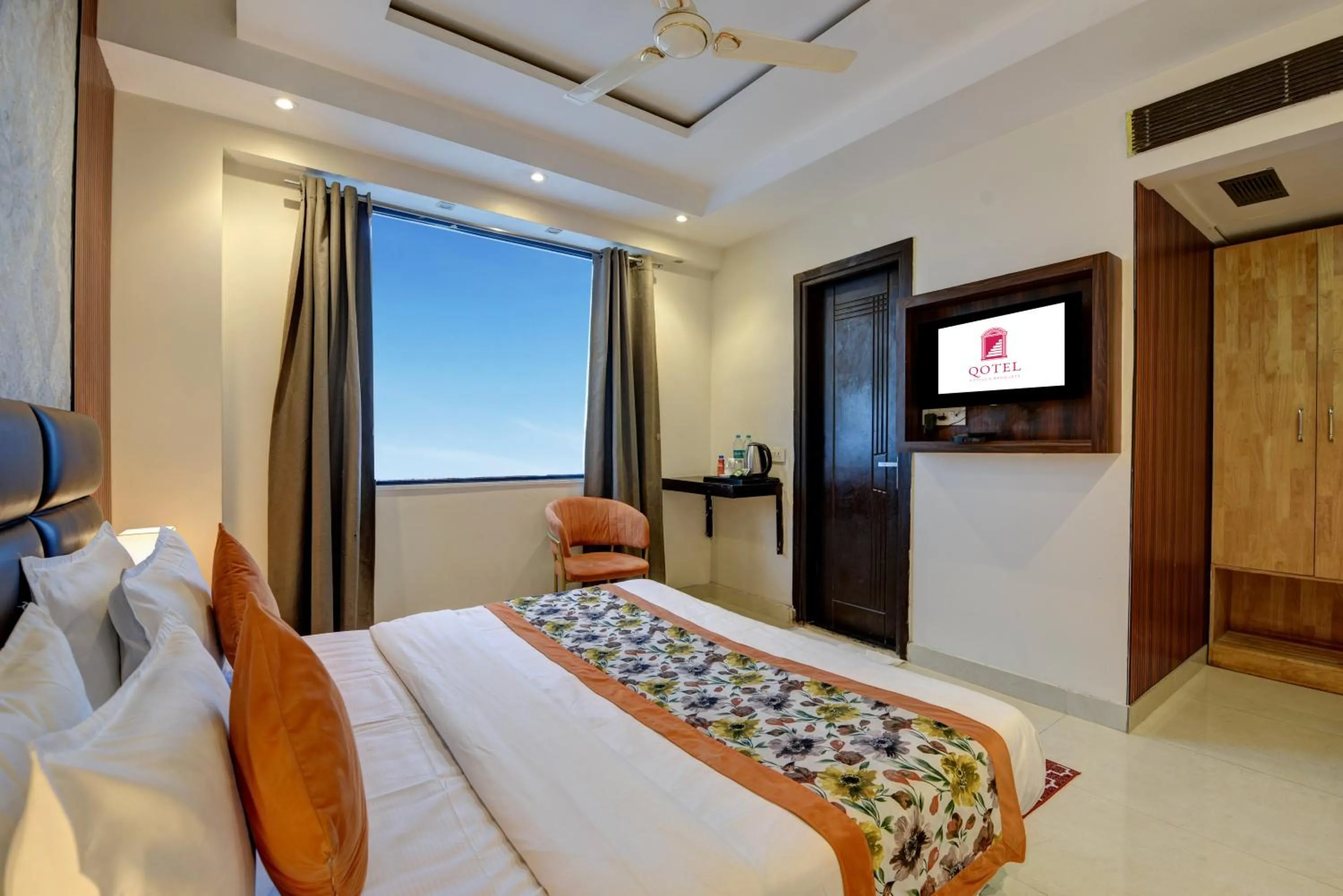 Bed in Qotel Comfort AT Residency Kaushambi Anand Vihar