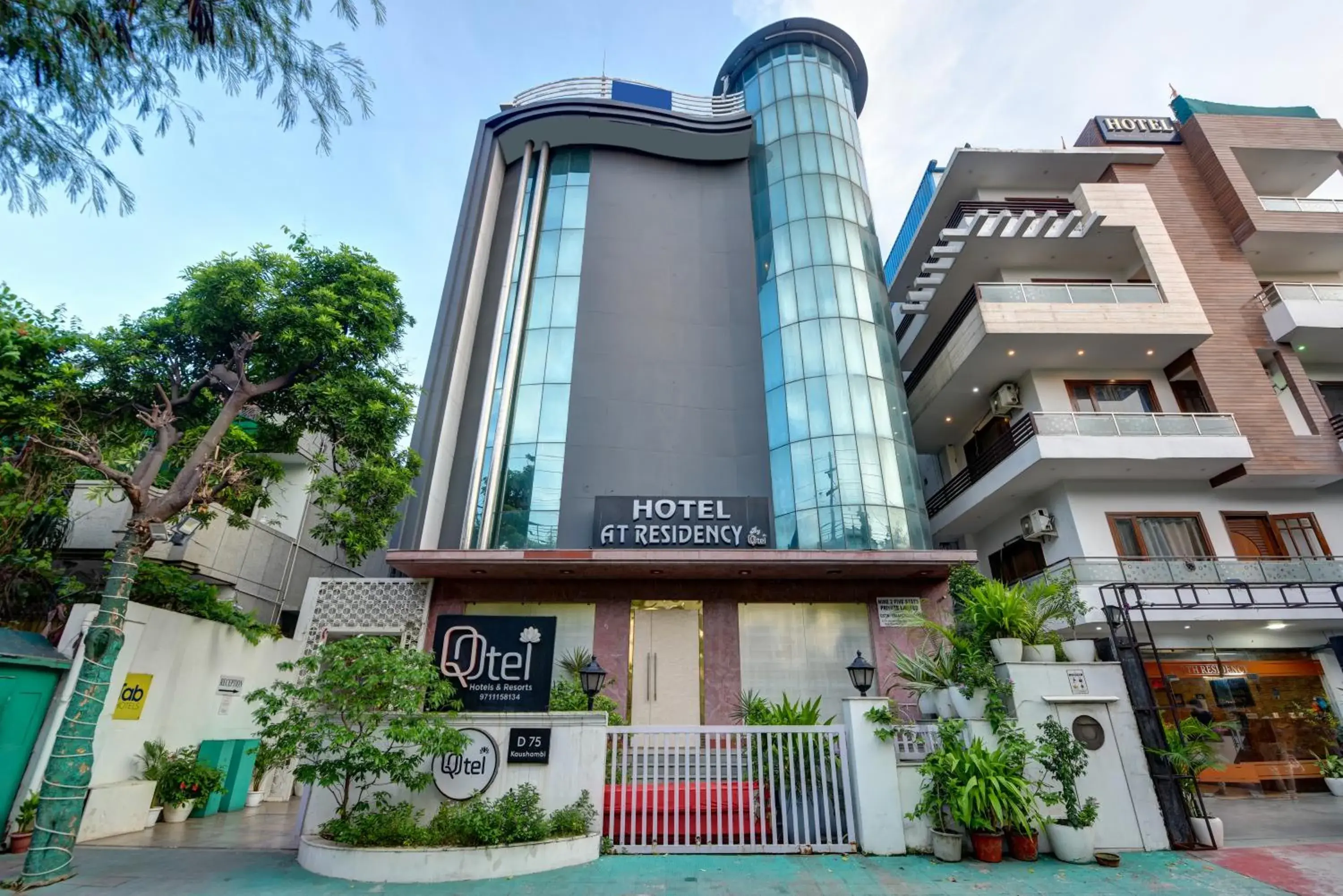 Qotel Comfort AT Residency Kaushambi Anand Vihar Qotel Comfort AT Residency Kaushambi Anand Vihar