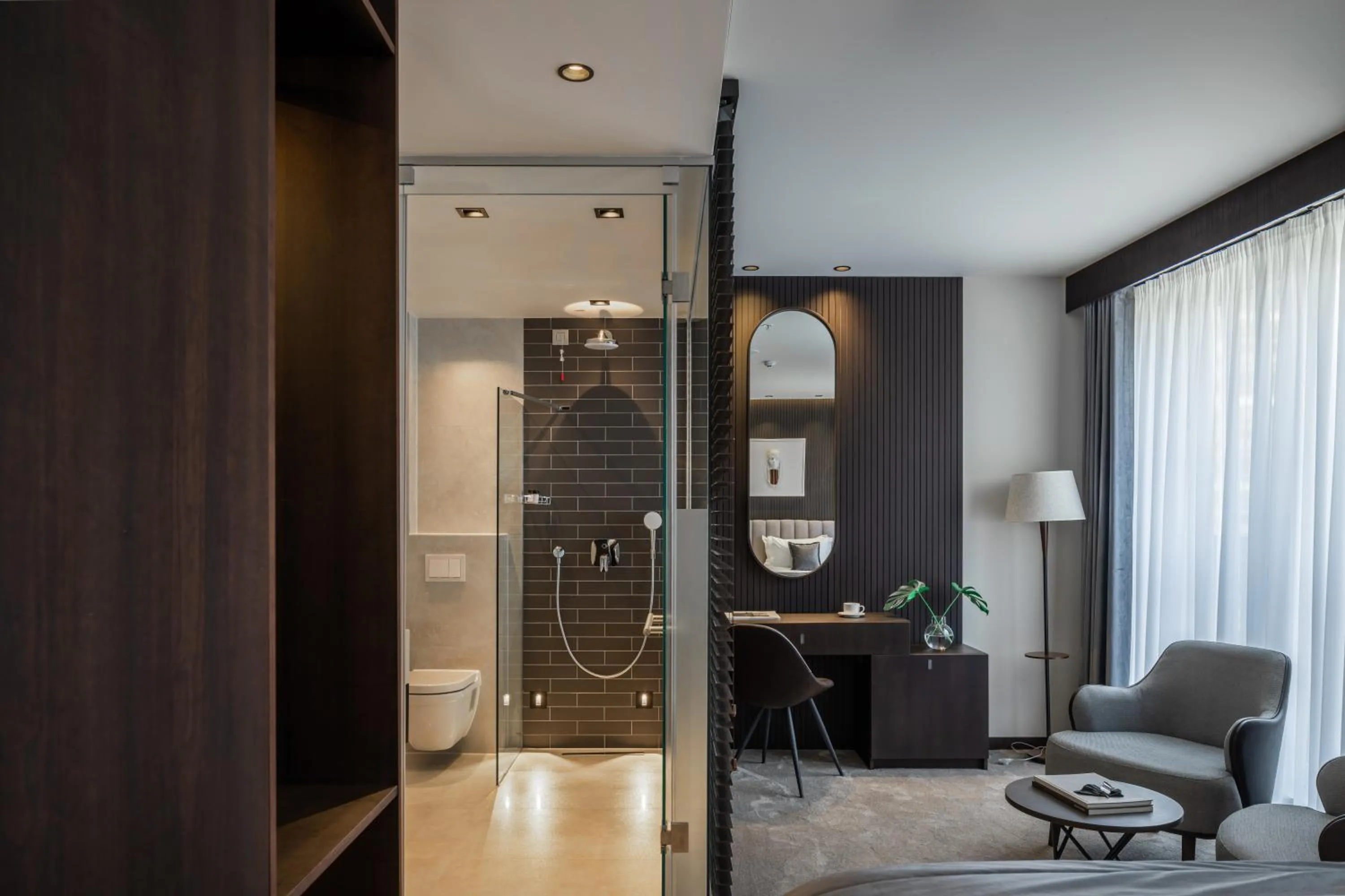 Shower in Derand Hotel