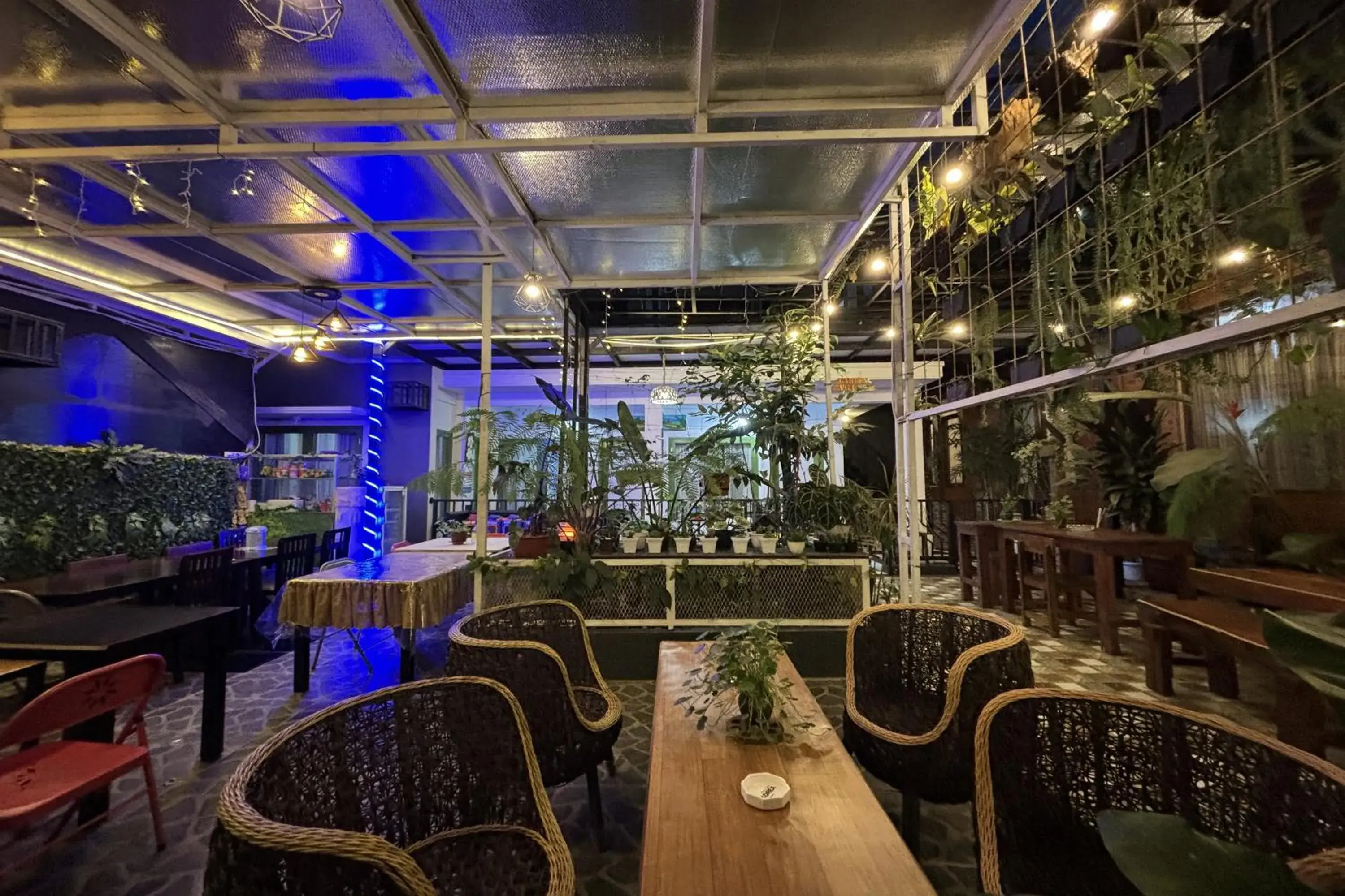 Restaurant/places to eat in Garden Lounge Villa Restaurant/places to eat in Garden Lounge Villa