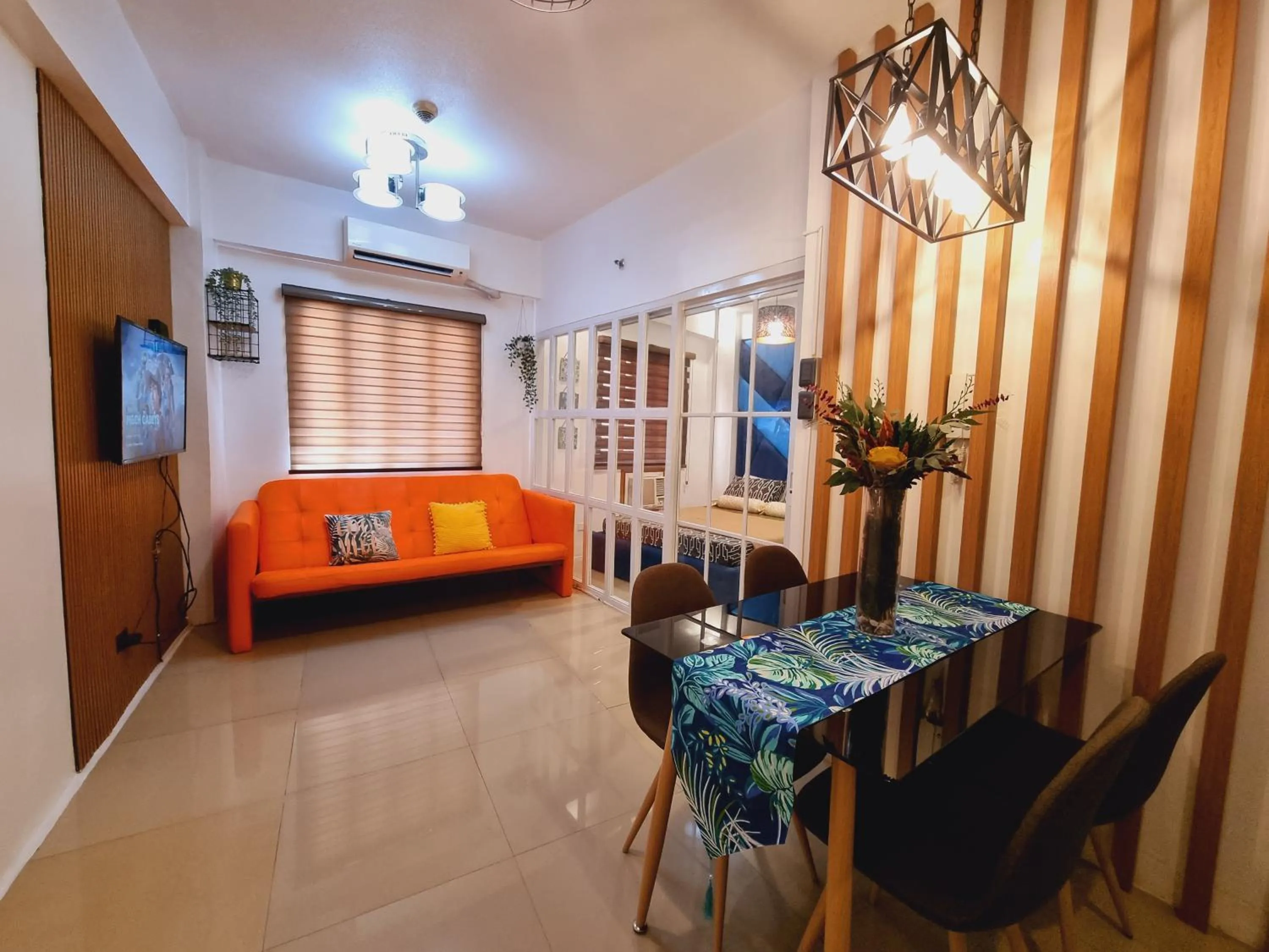 Modern Minimalist Condo near Airport