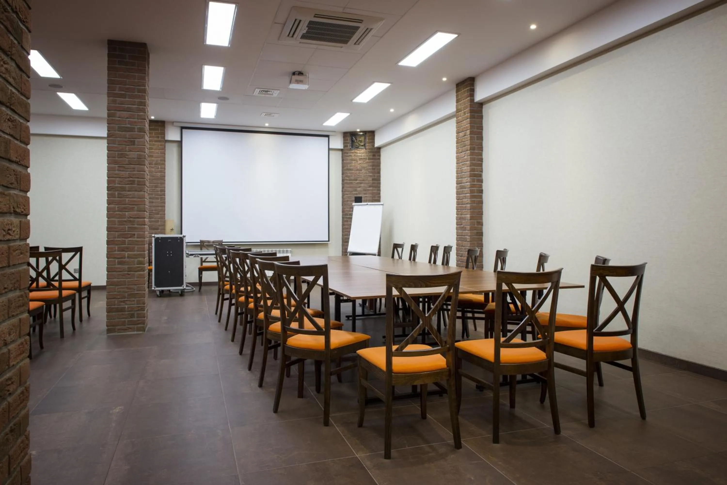Business facilities in Dworek nad Rozlewiskiem