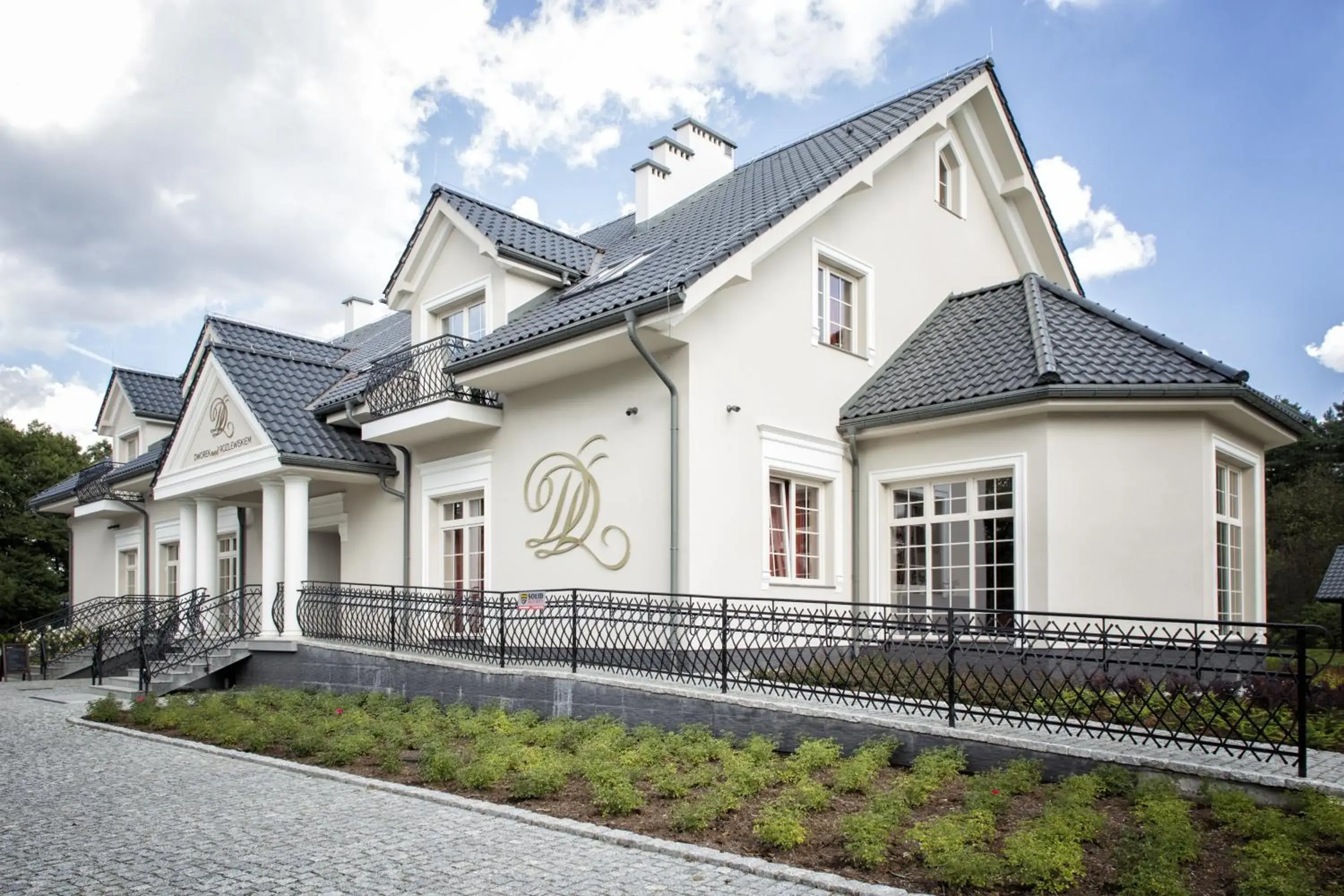 Dworek nad Rozlewiskiem Dworek nad Rozlewiskiem