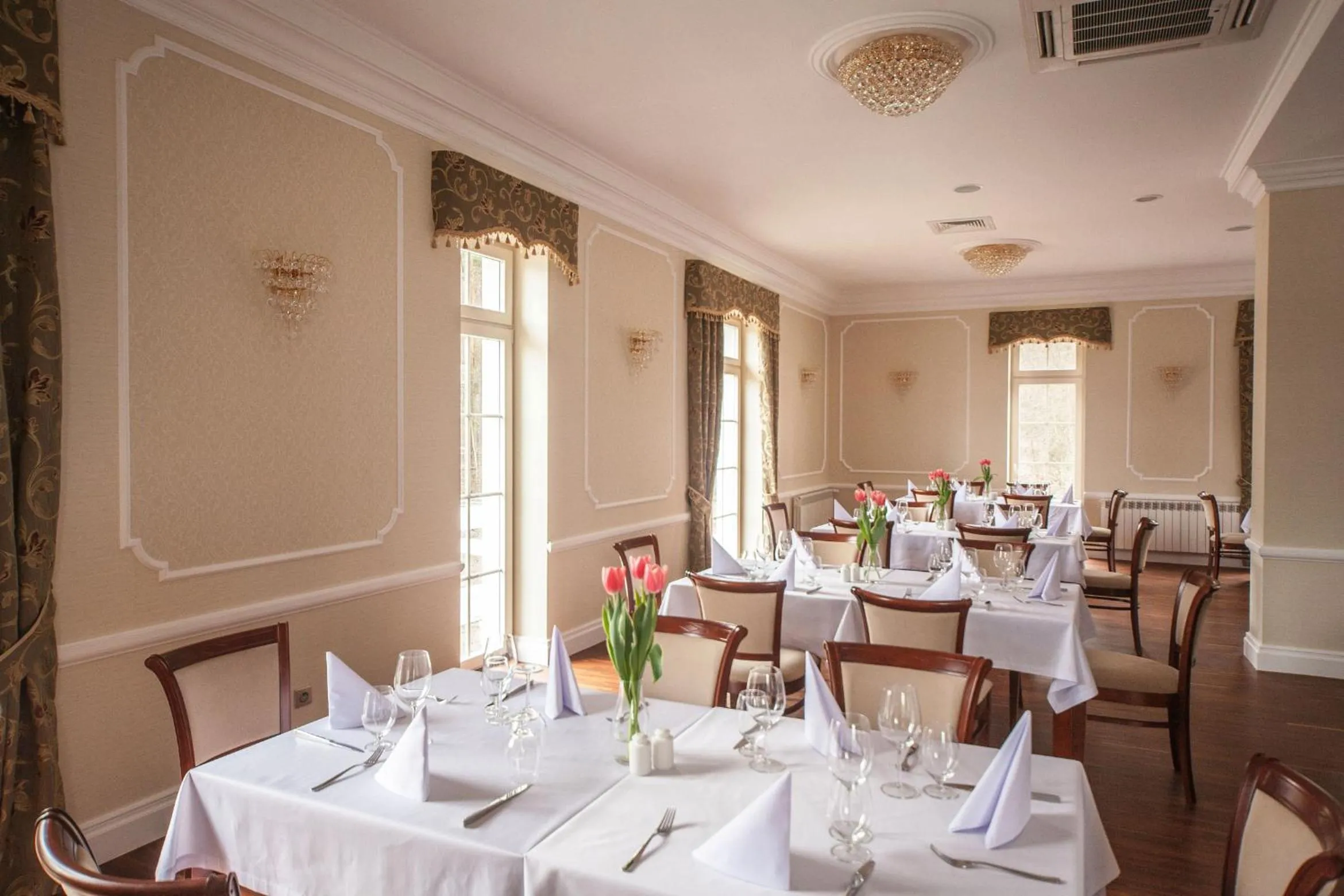 Restaurant/places to eat in Dworek nad Rozlewiskiem