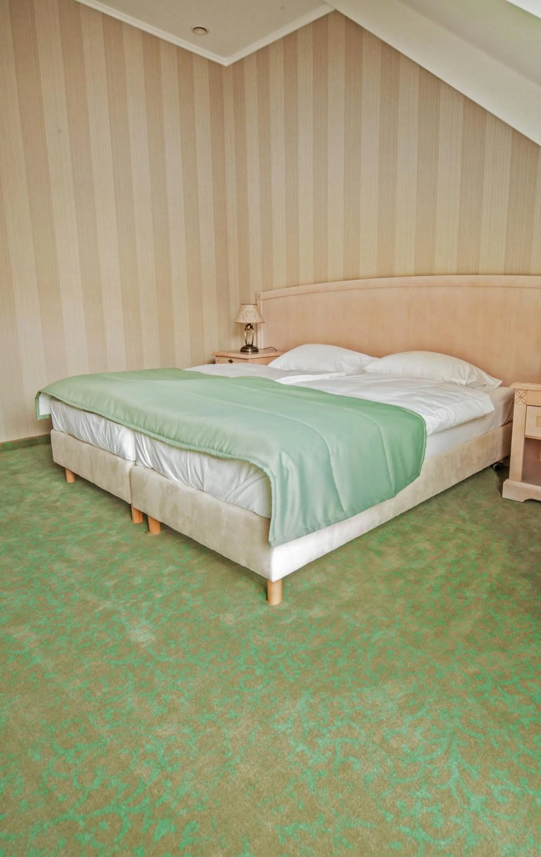 Bed in Dworek nad Rozlewiskiem