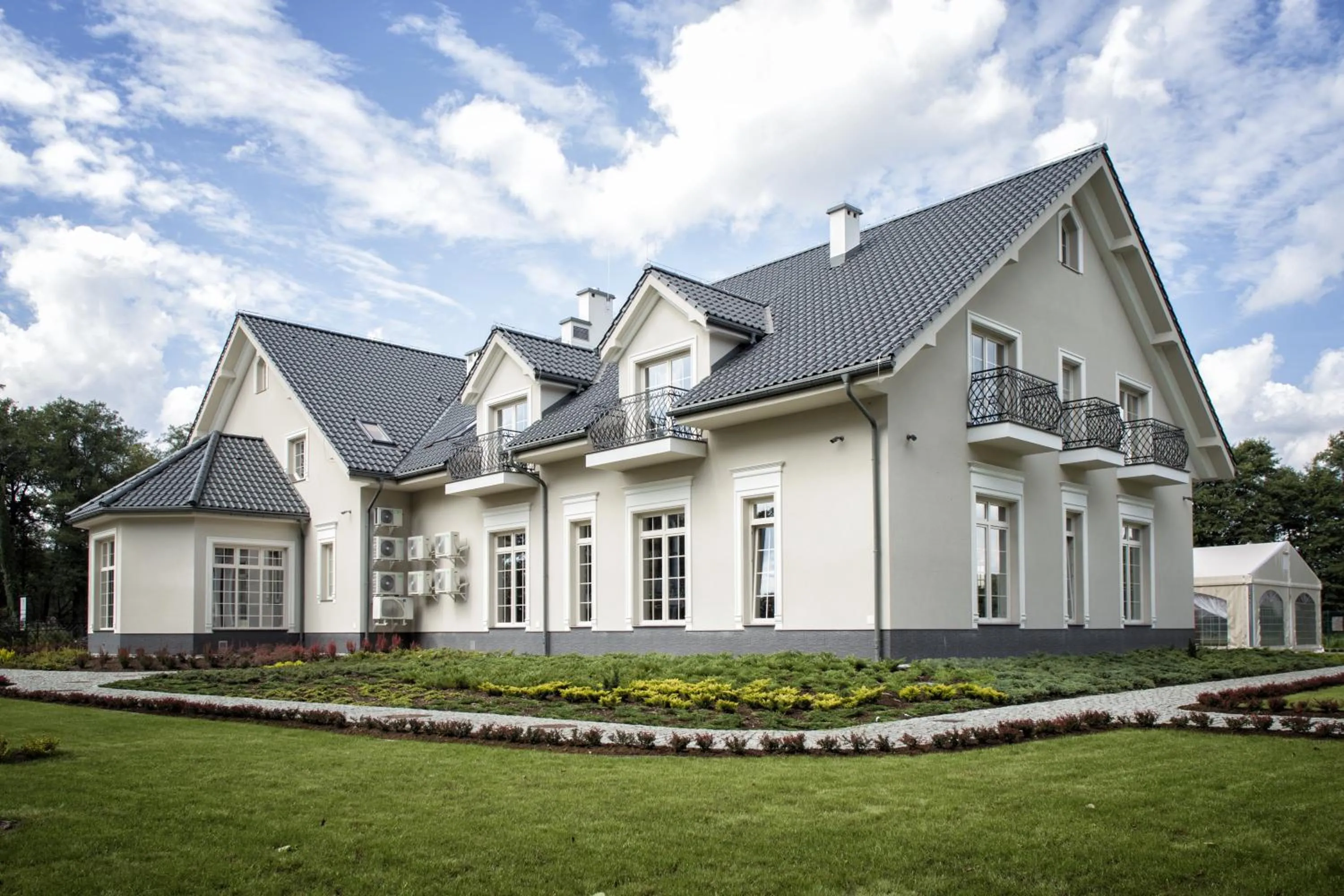 Area and facilities in Dworek nad Rozlewiskiem