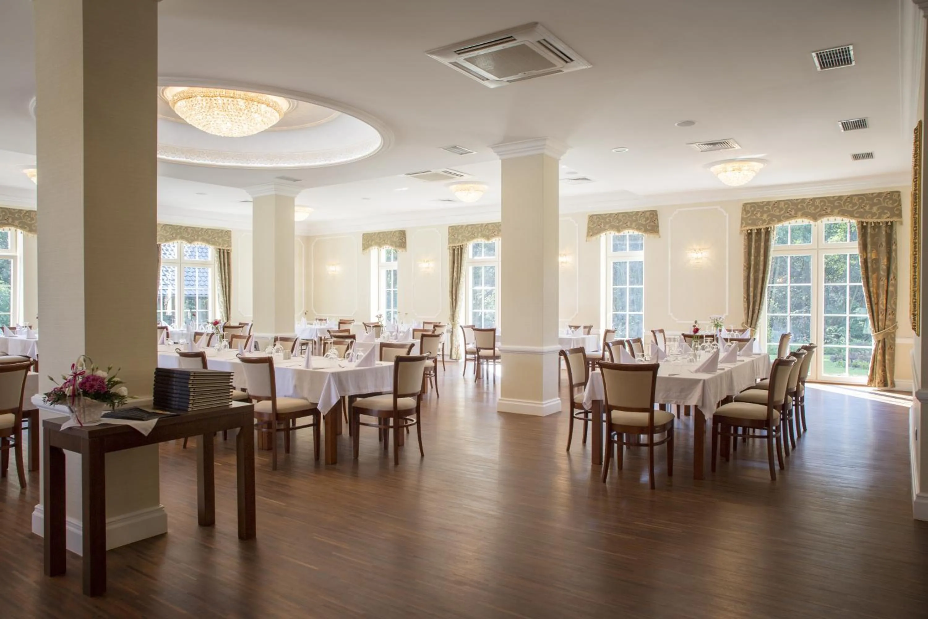 Restaurant/places to eat in Dworek nad Rozlewiskiem