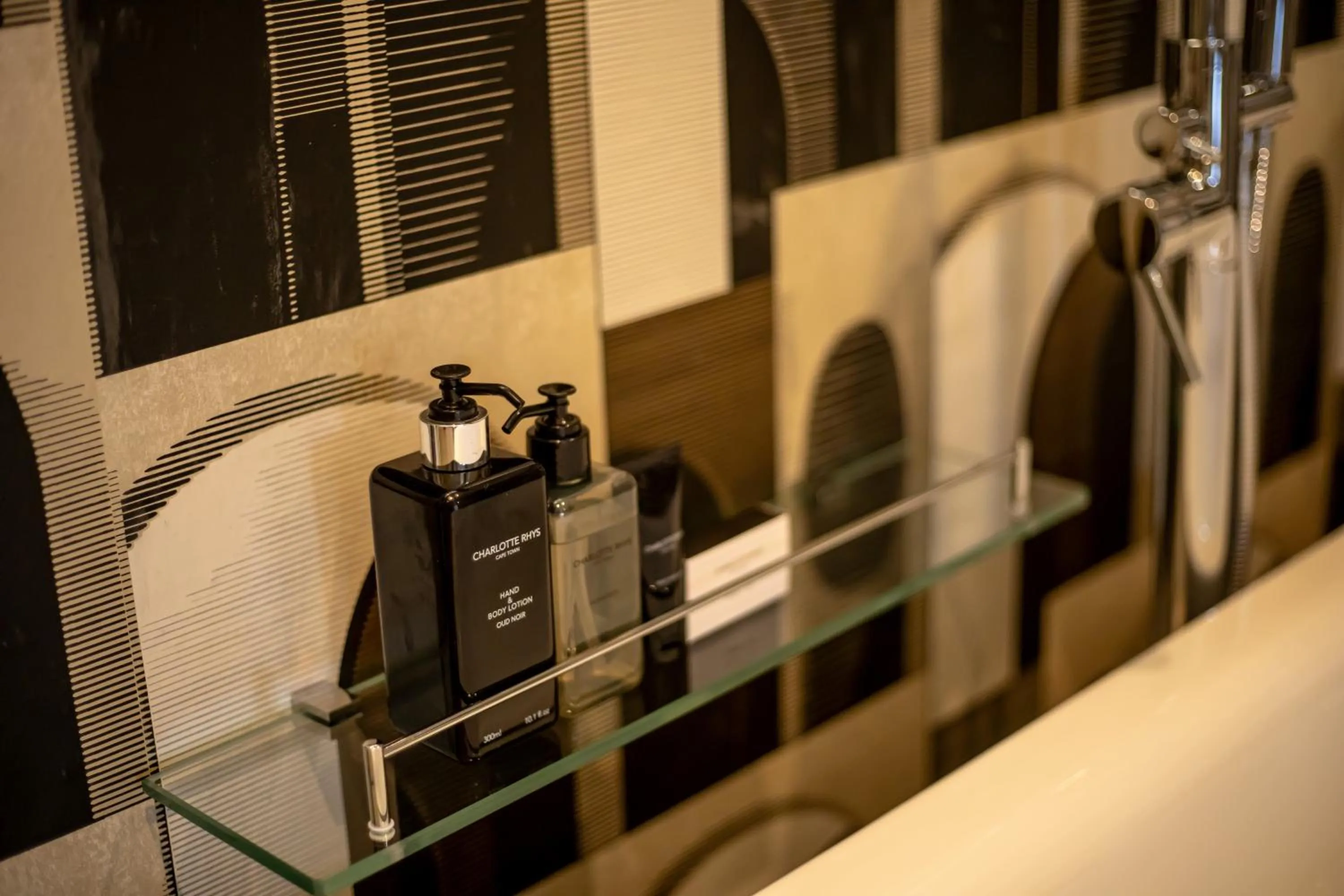 Bathroom in Shekinah Lion & Game Lodge