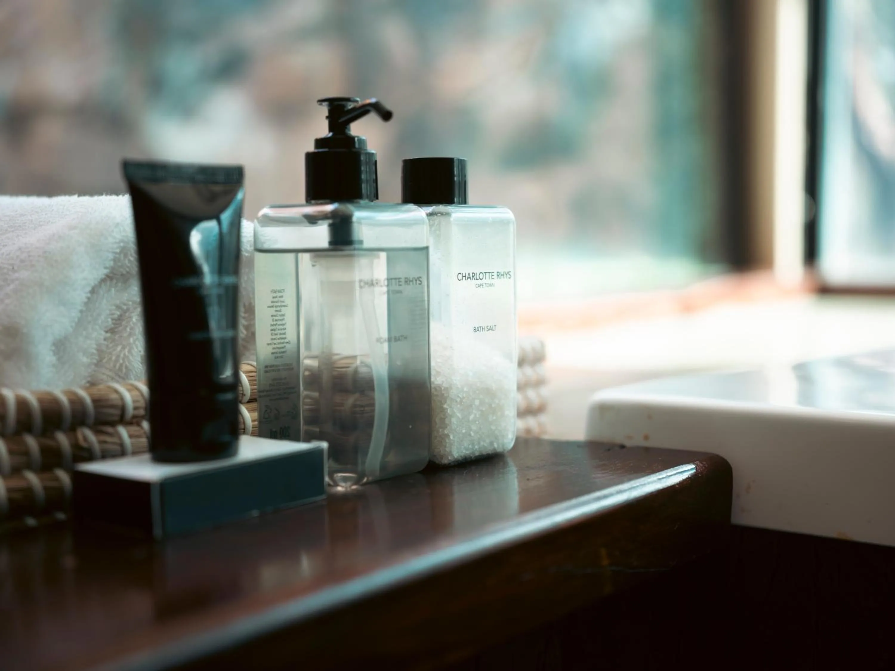 Bathroom, Bed in Shekinah Lion & Game Lodge