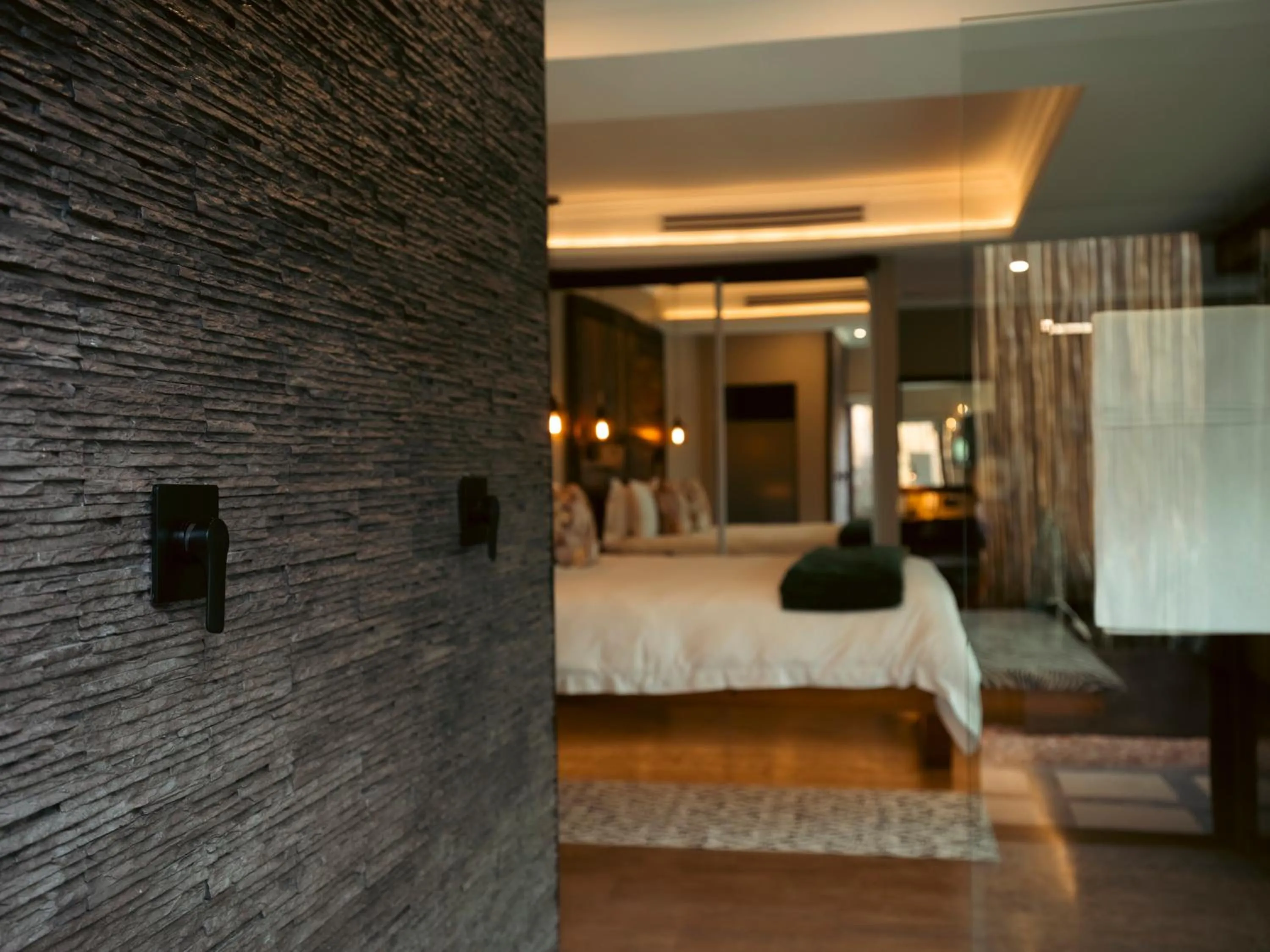 Bedroom, Bed in Shekinah Lion & Game Lodge