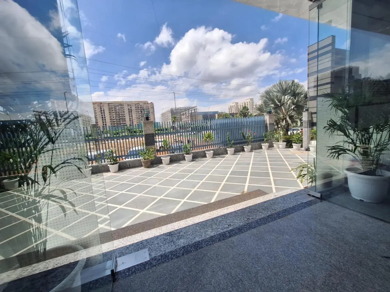 Facade/entrance in RR Galaxy Facade/entrance in RR Galaxy