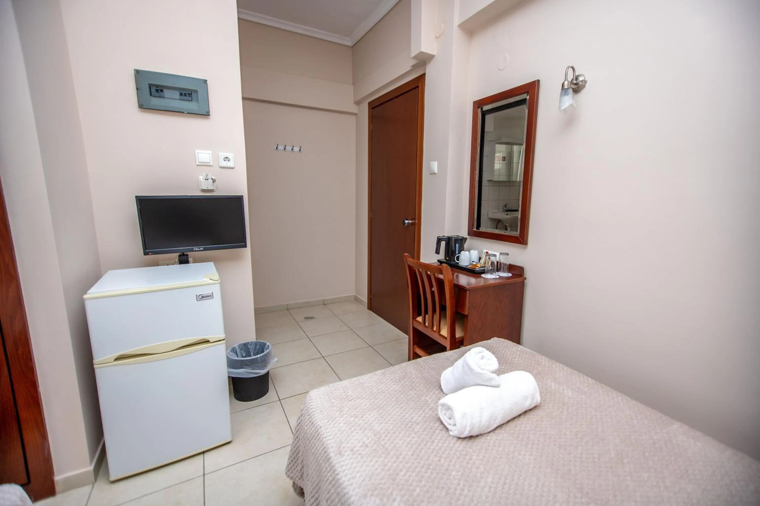 Photo of the whole room, Bed in Hotel Strimoniko