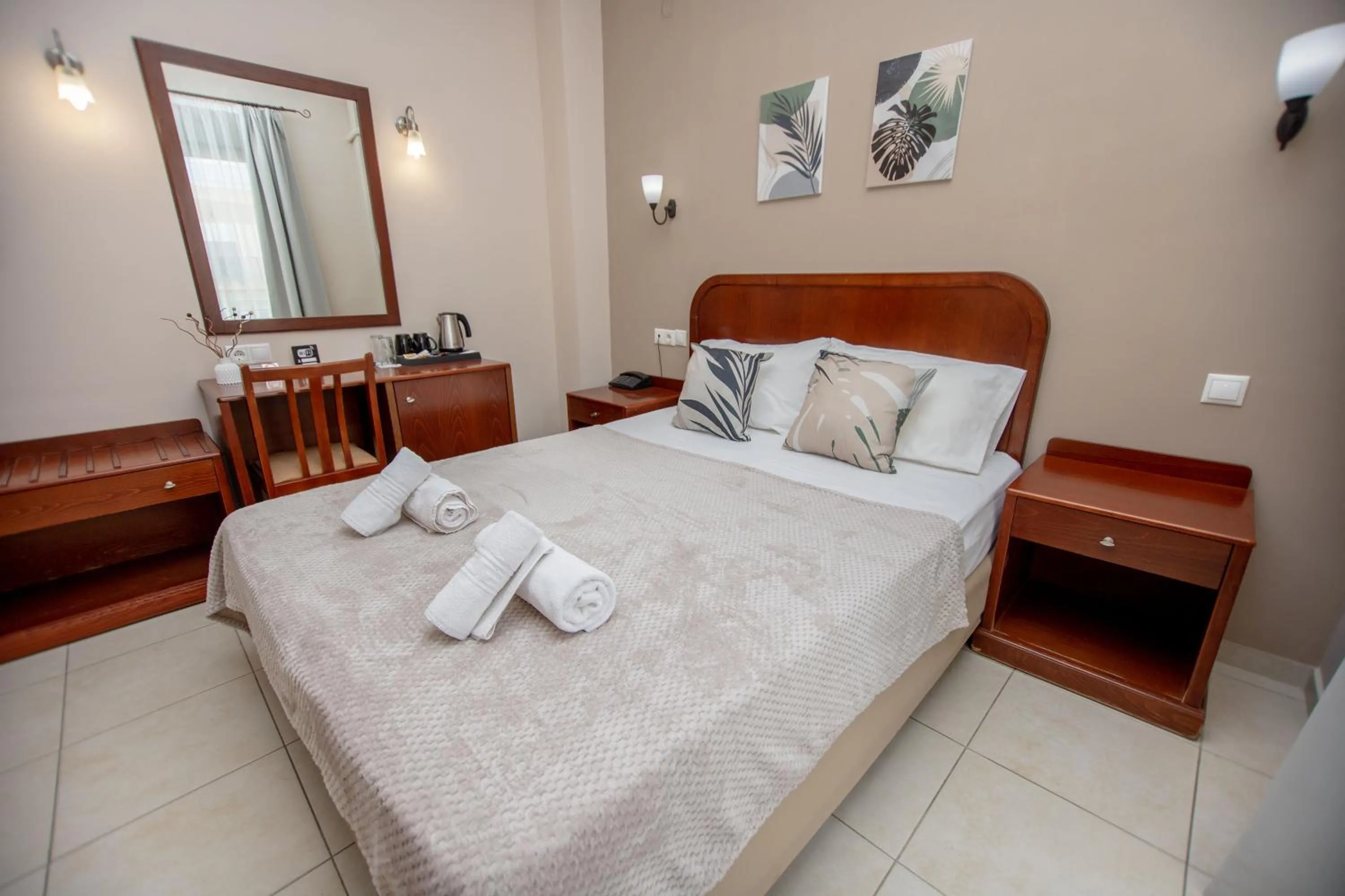 Photo of the whole room, Bed in Hotel Strimoniko