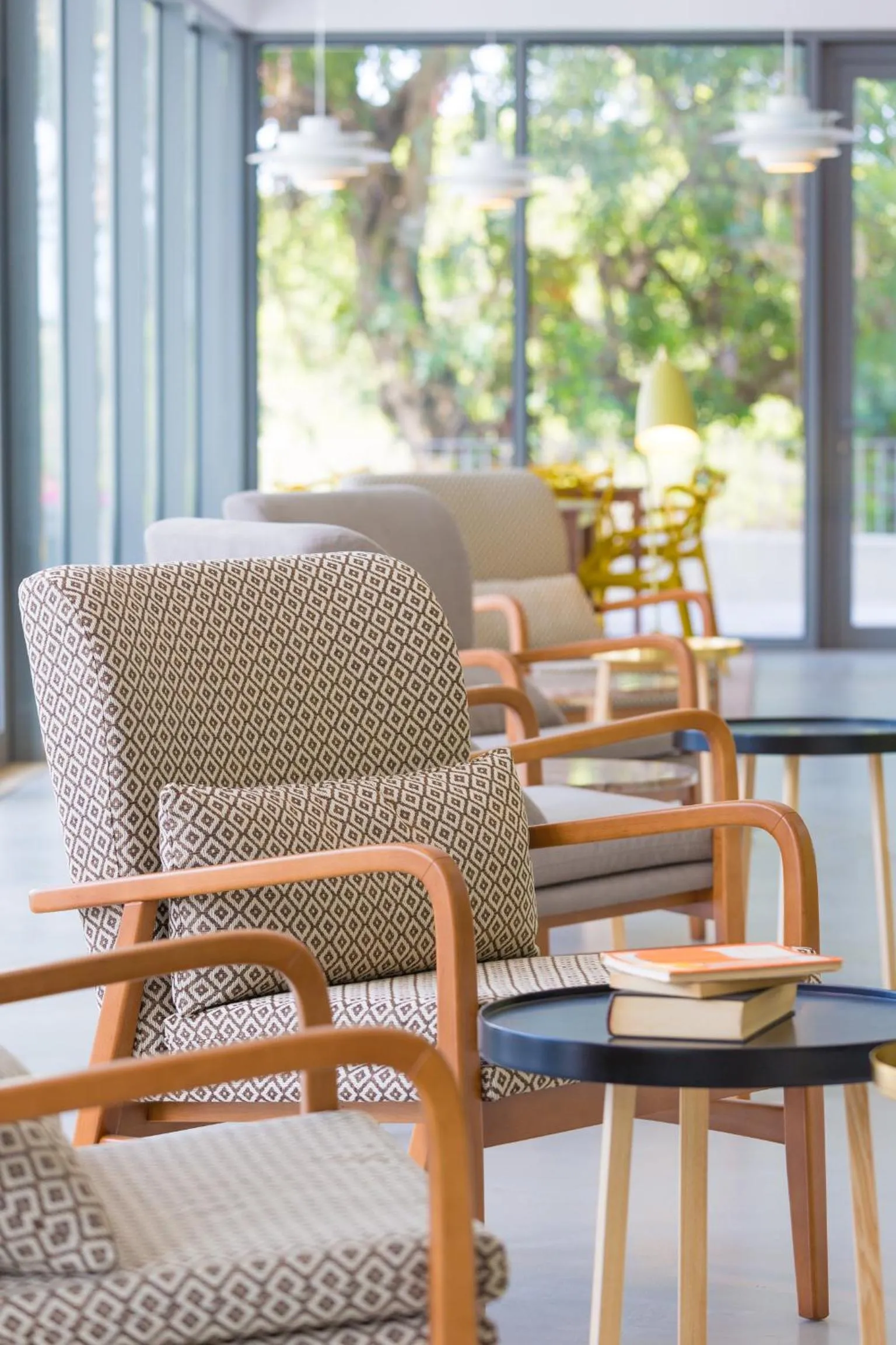 Communal lounge/ TV room in OZADI Tavira Hotel