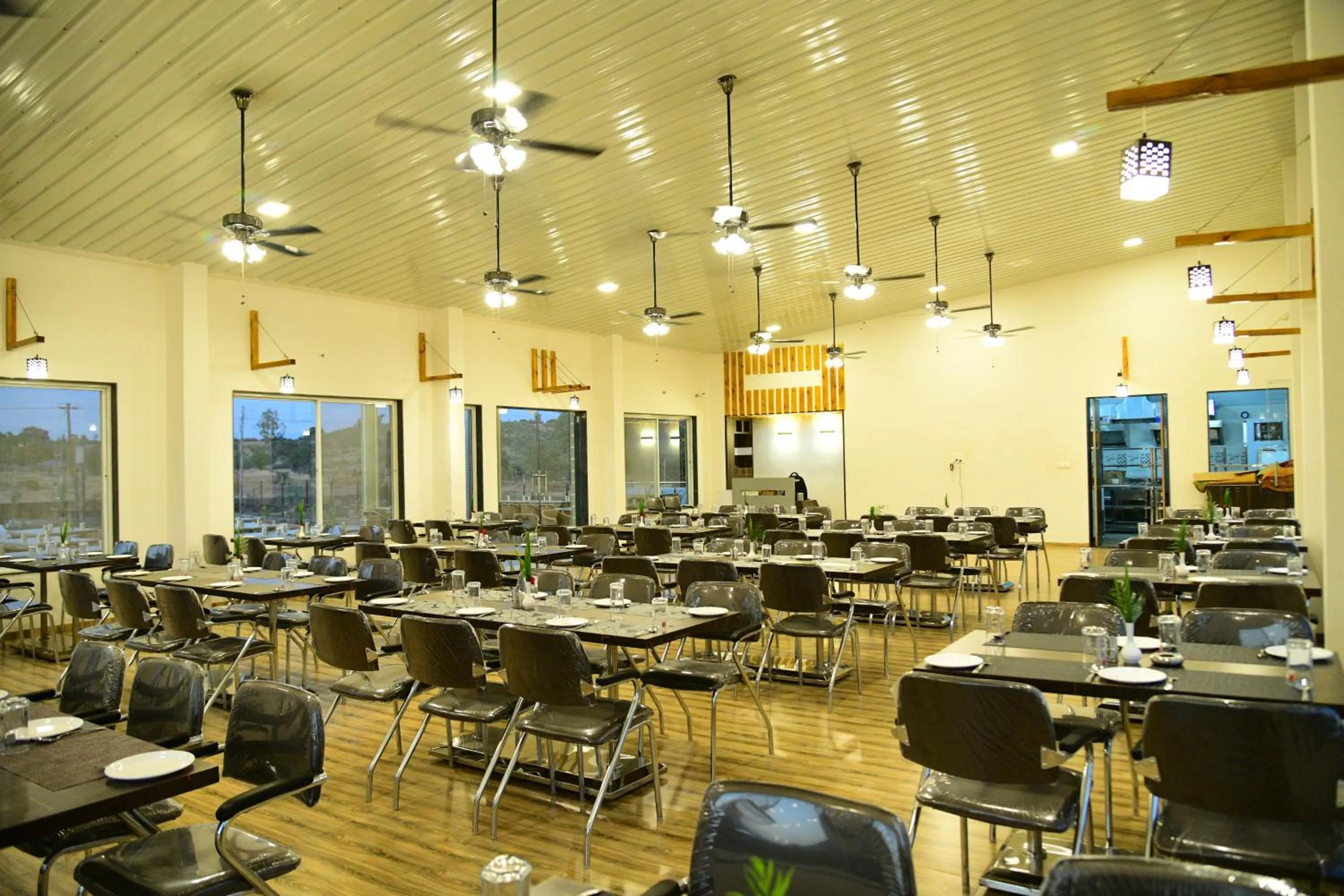 Restaurant/places to eat in The Green Heritage Resort Igatpuri