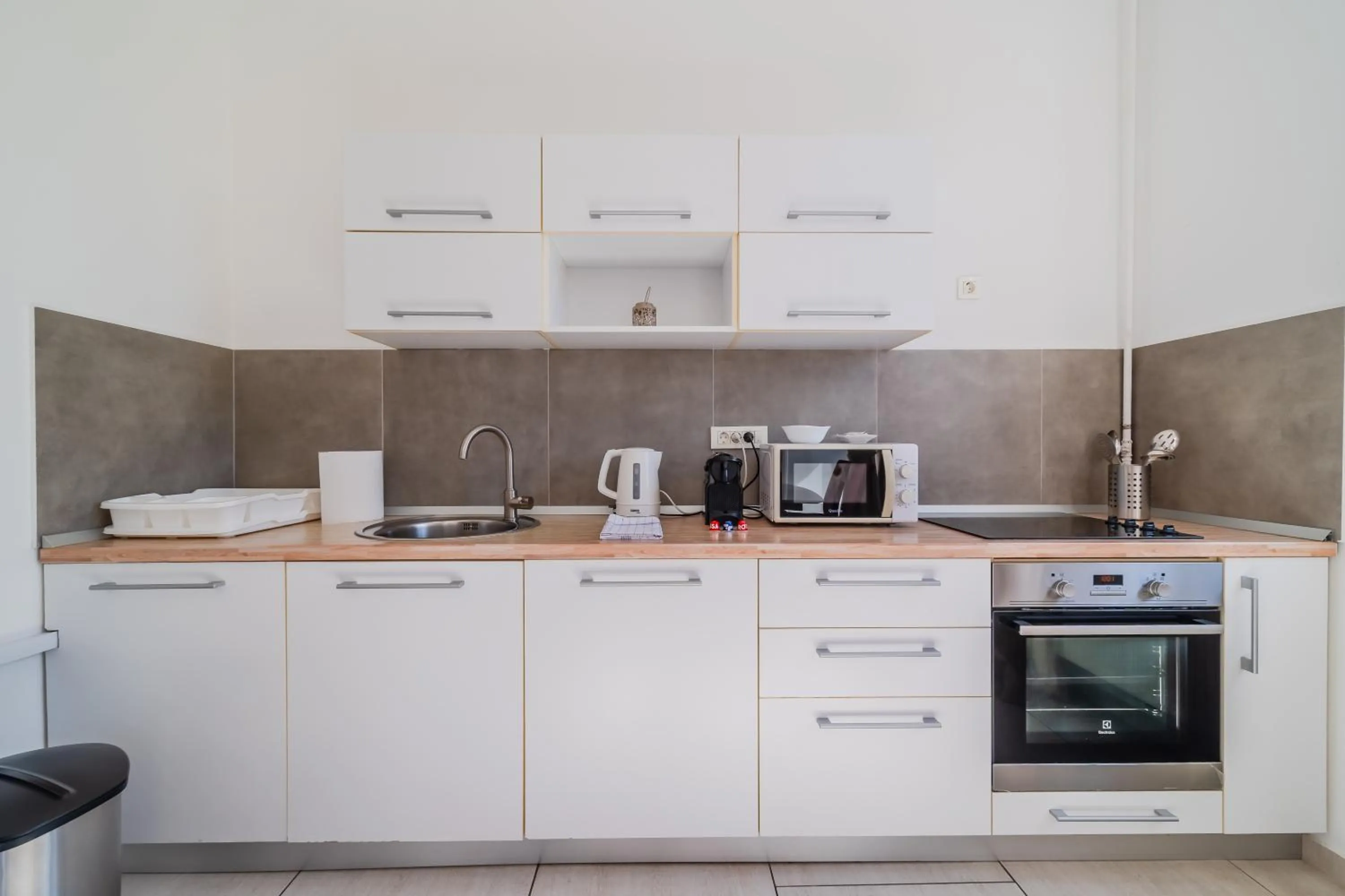 Apartments & Rooms Flowers