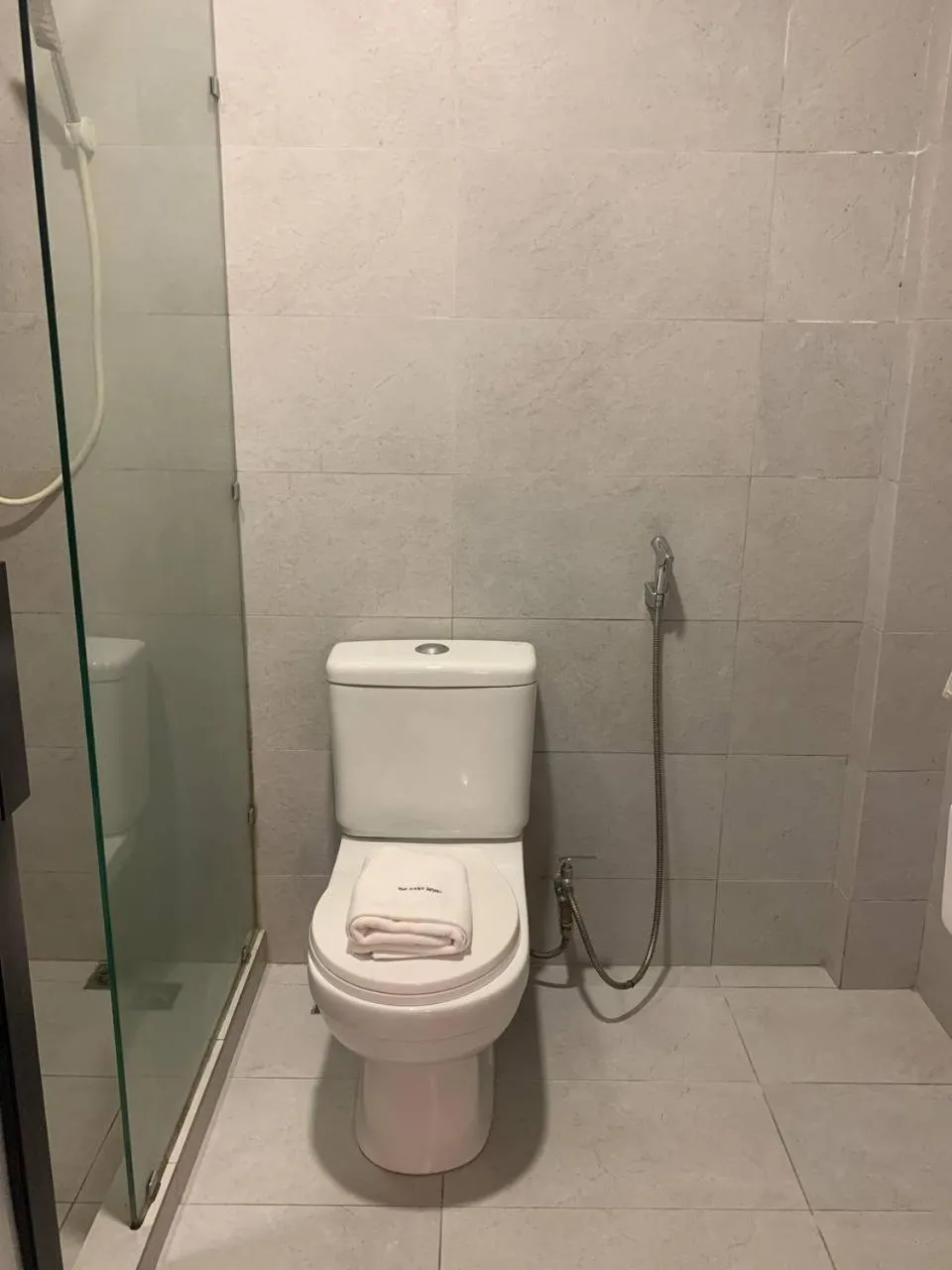 Shower in The Daily Hotel