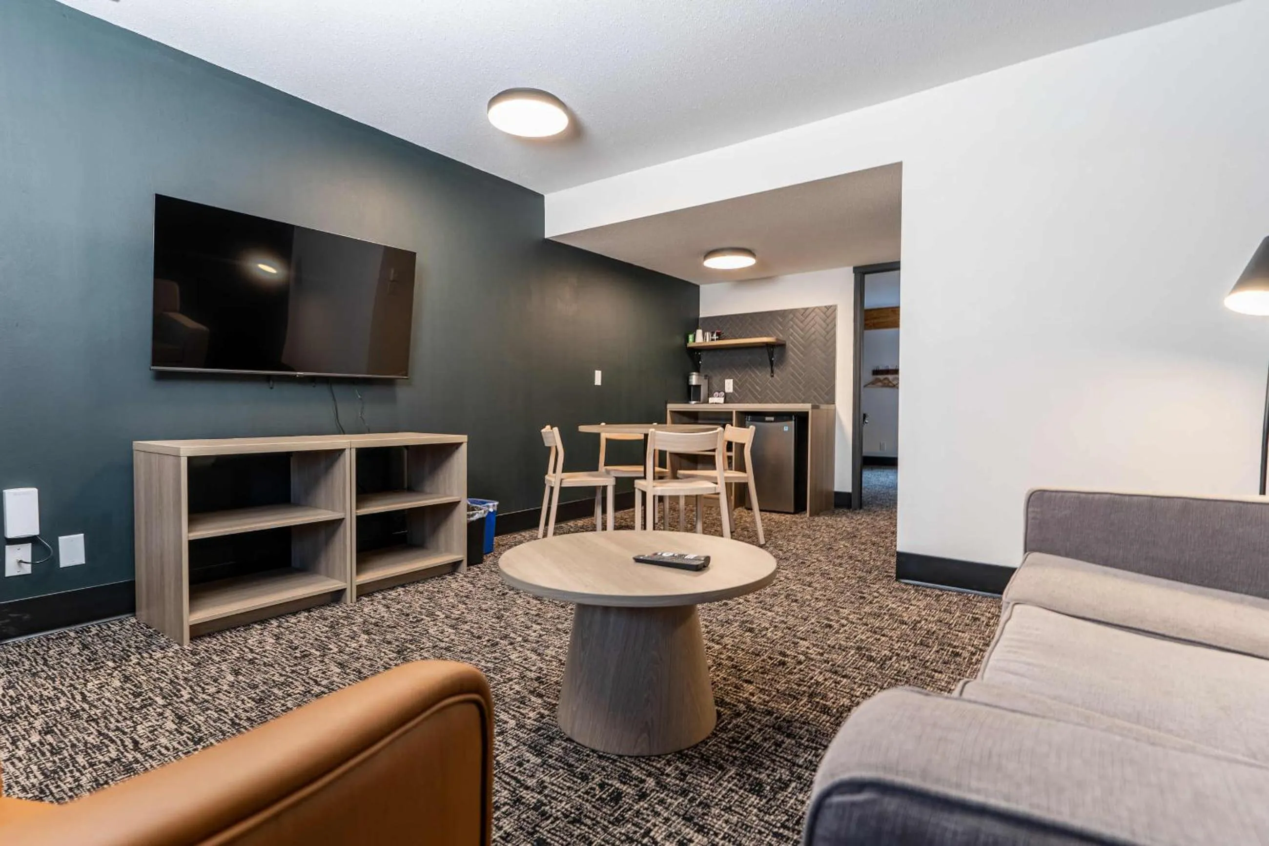 Communal lounge/ TV room in Northwinds Hotel Revelstoke