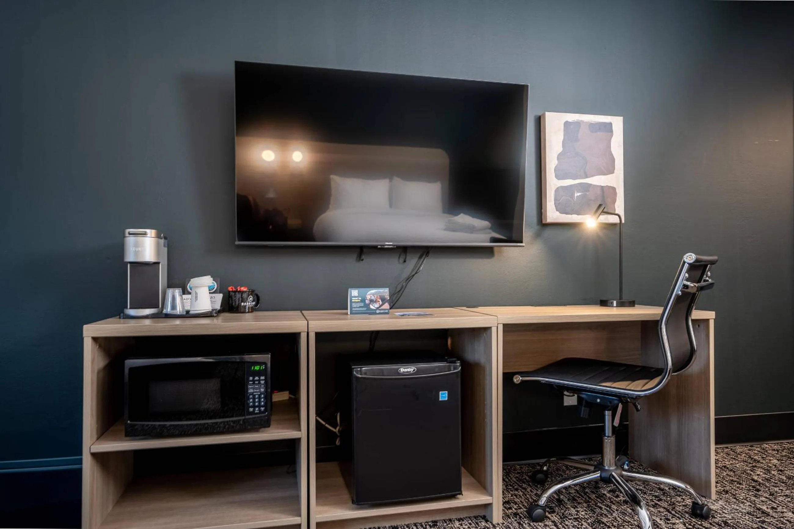 TV and multimedia in Northwinds Hotel Revelstoke