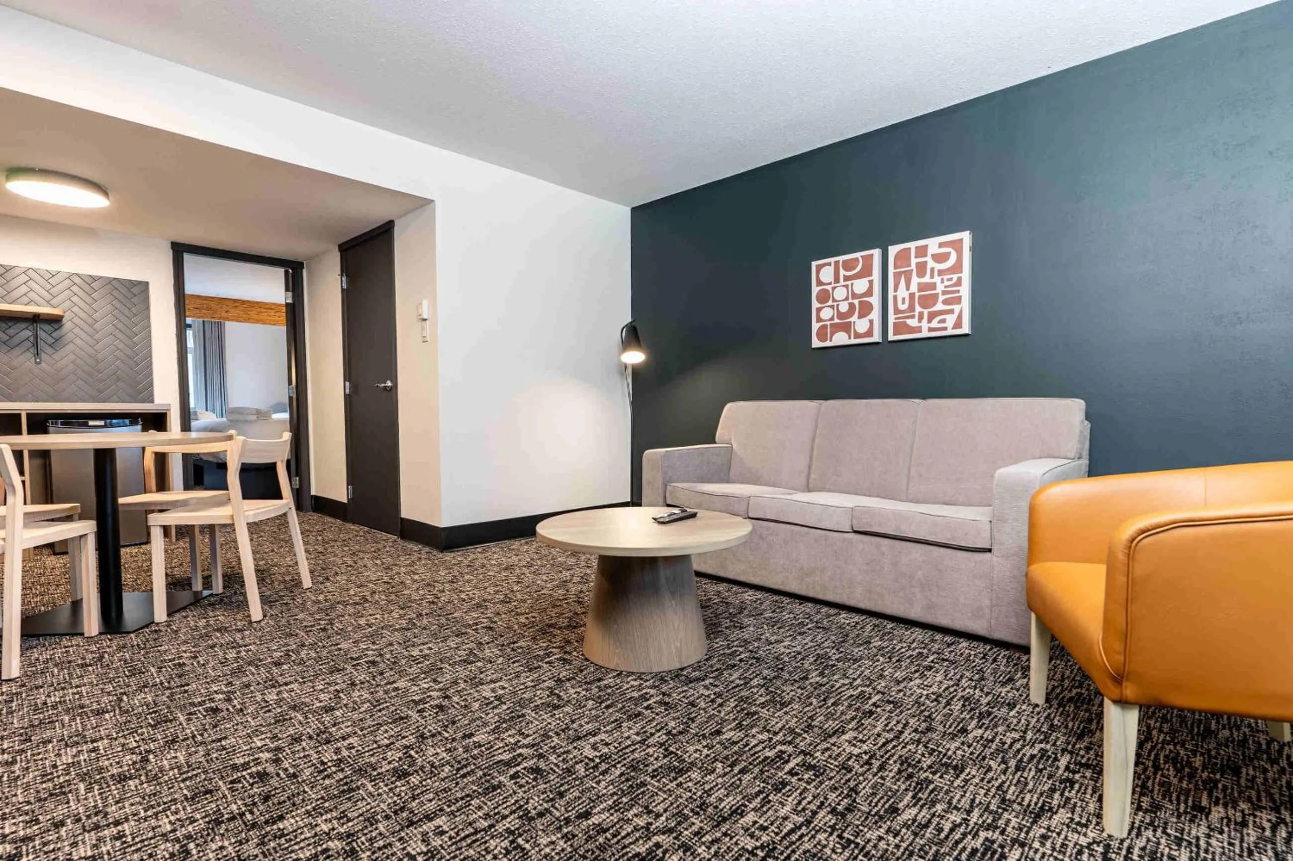 Kitchen or kitchenette in Northwinds Hotel Revelstoke