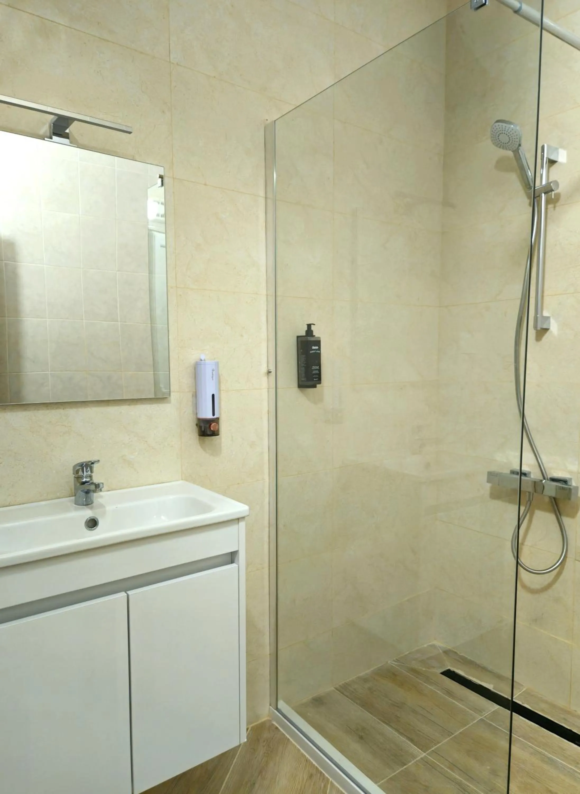 Shower in Hotel Saint Nedelya