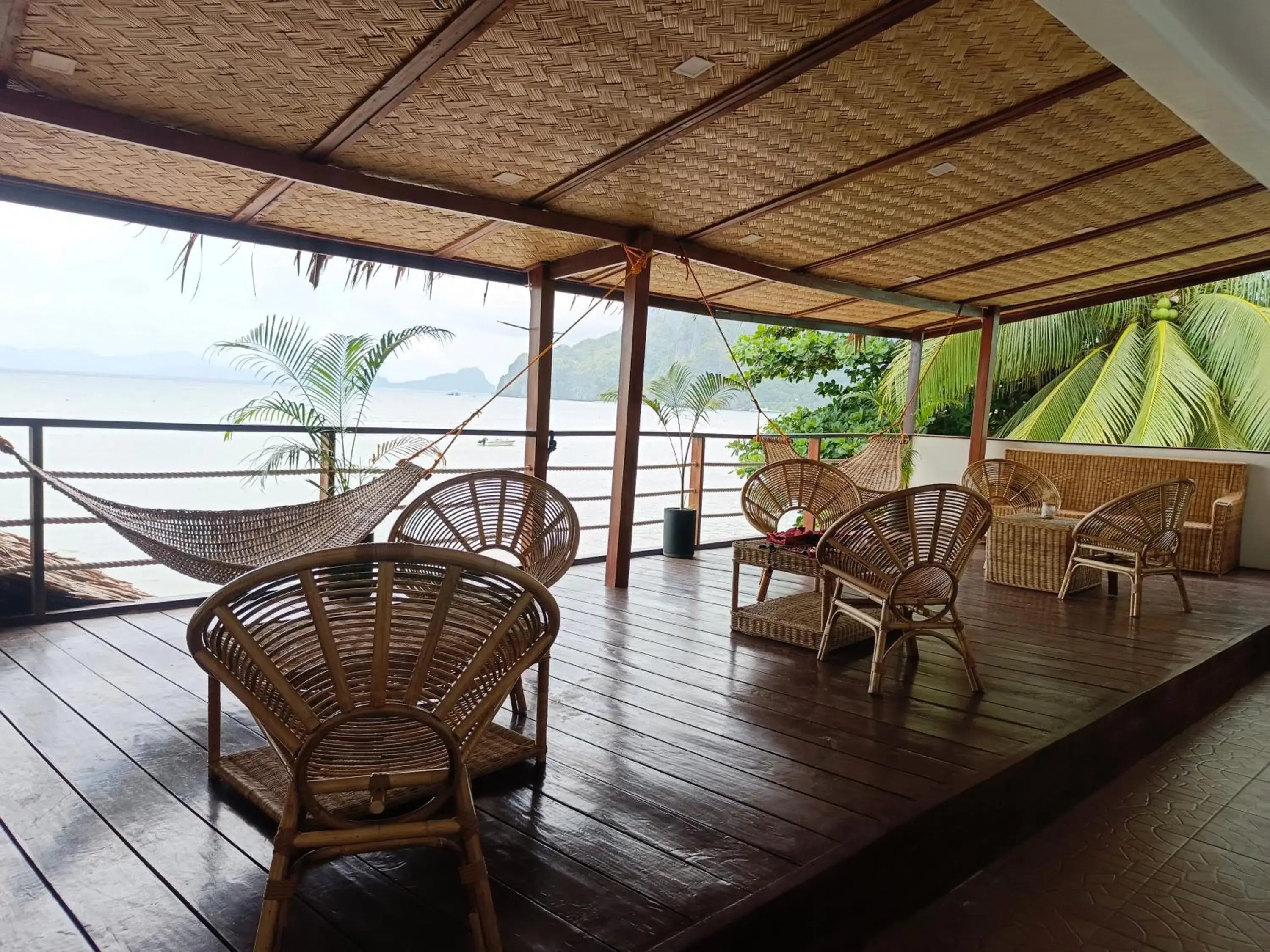 Twin Room with Sea View in La Sirenne Inn Twin Room with Sea View in La Sirenne Inn