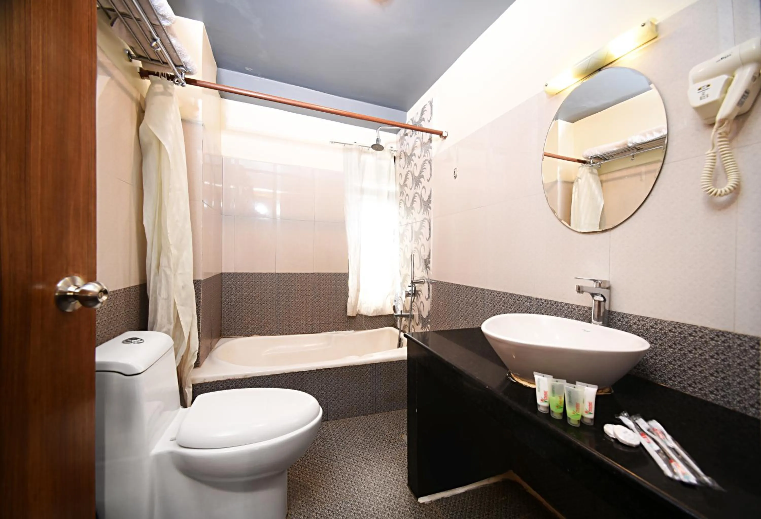 Shower in Hotel Amaryllis