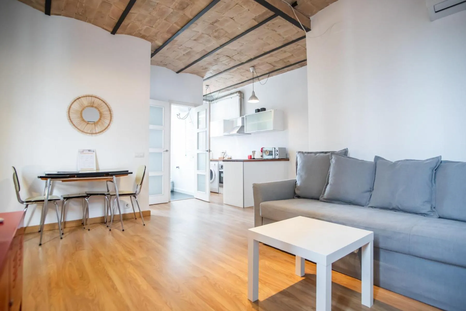 51NO1058 - Bright 1bed flat in Poble Sec