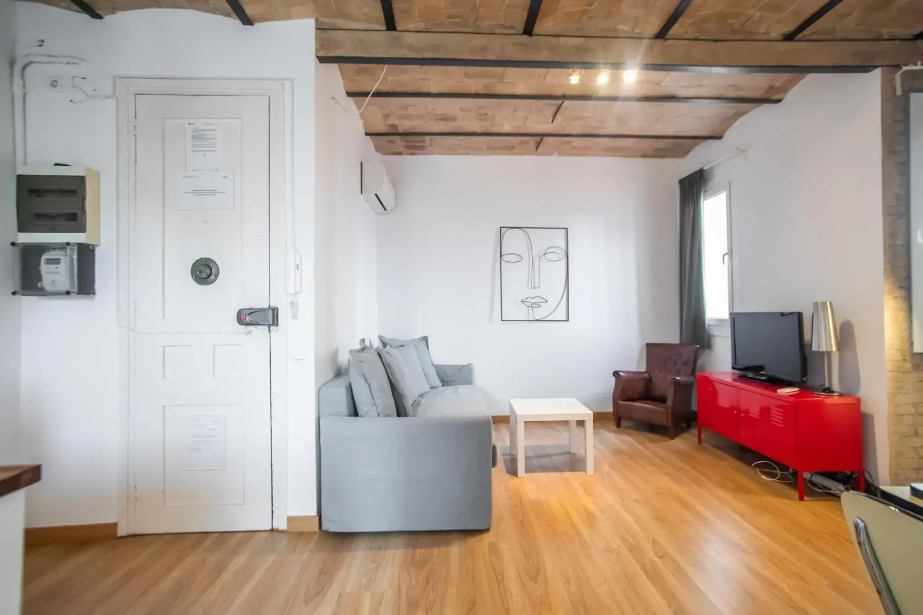 51NO1058 - Bright 1bed flat in Poble Sec 51NO1058 - Bright 1bed flat in Poble Sec