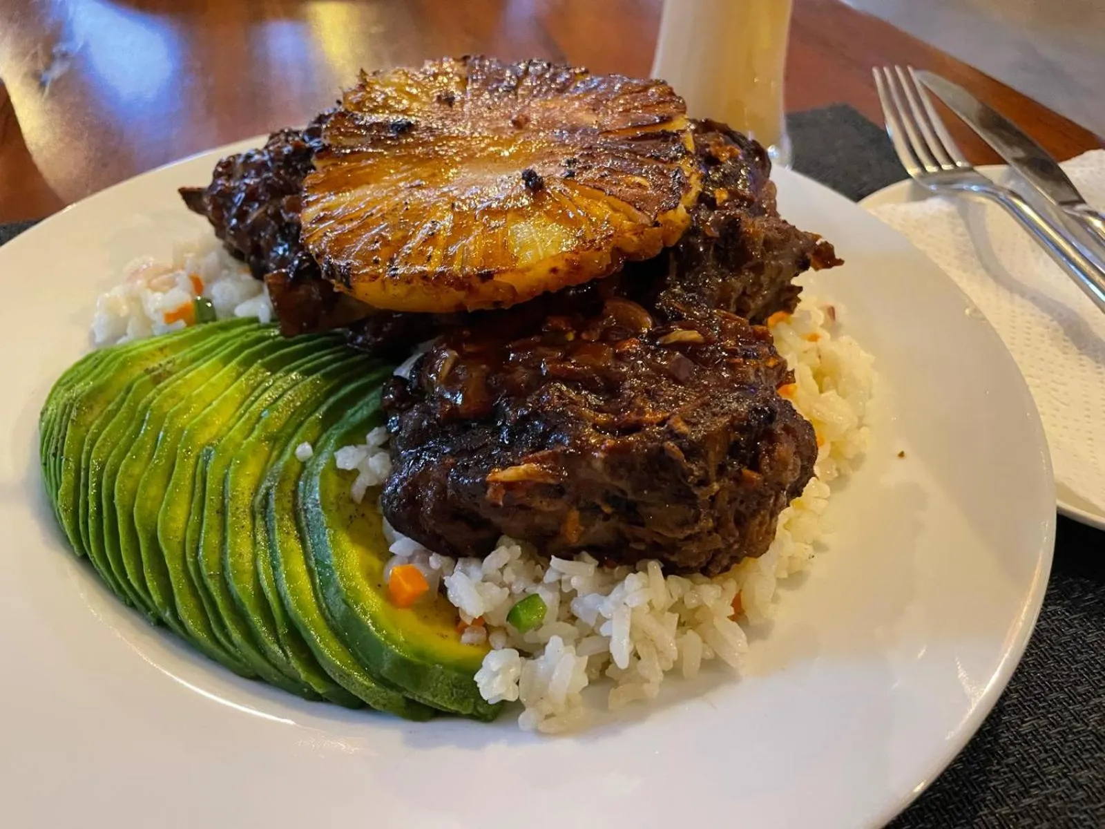 Restaurant/places to eat in Blue Berries Hotel