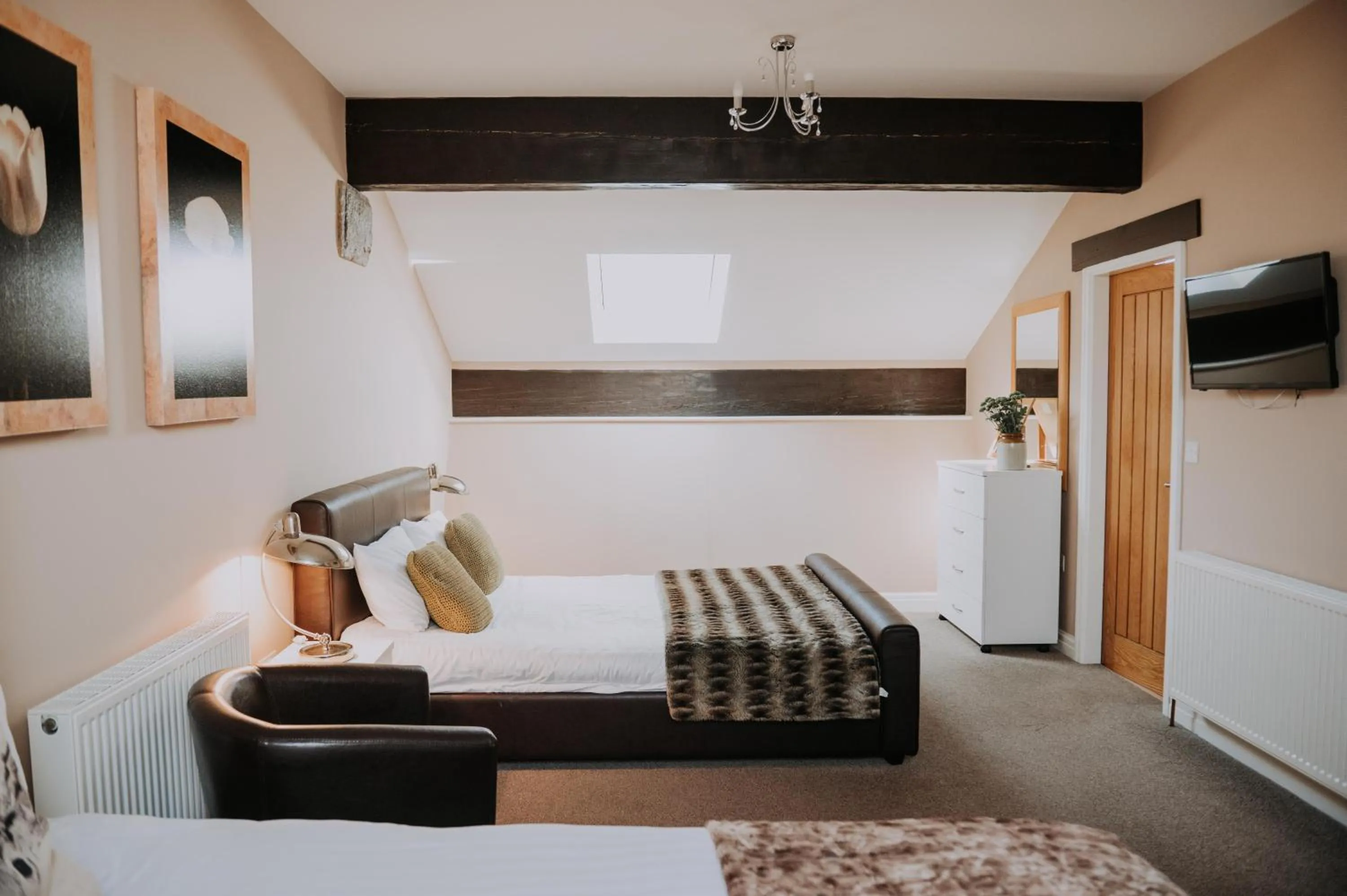 Bed in Pattys Barn Holiday Cottages, Cabins and Venue Hire