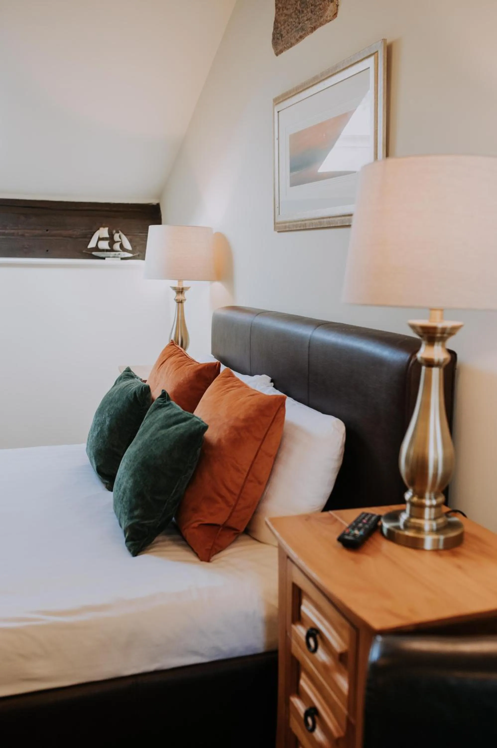 Bed in Pattys Barn Holiday Cottages, Cabins and Venue Hire
