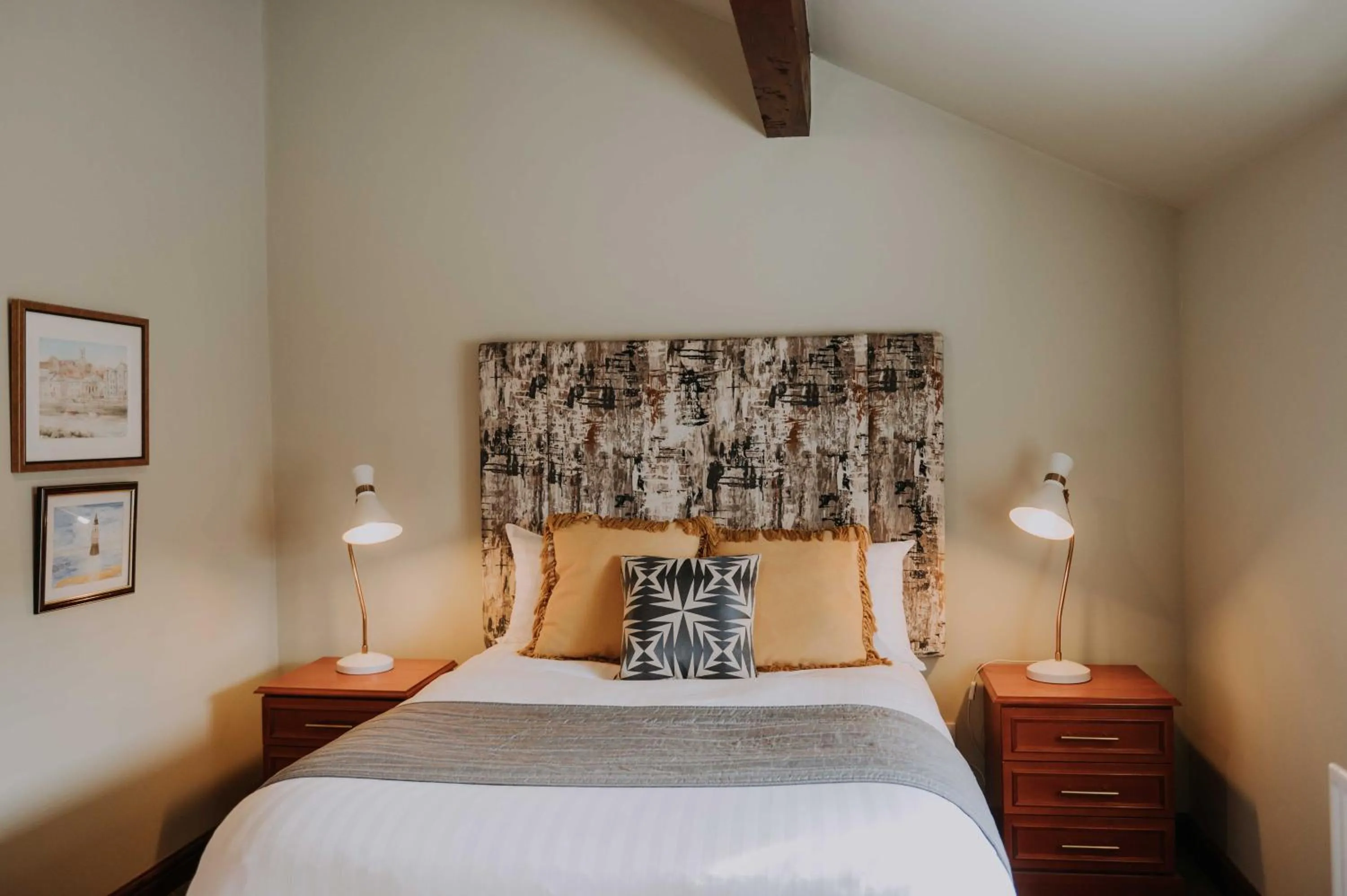 Bed in Pattys Barn Holiday Cottages, Cabins and Venue Hire