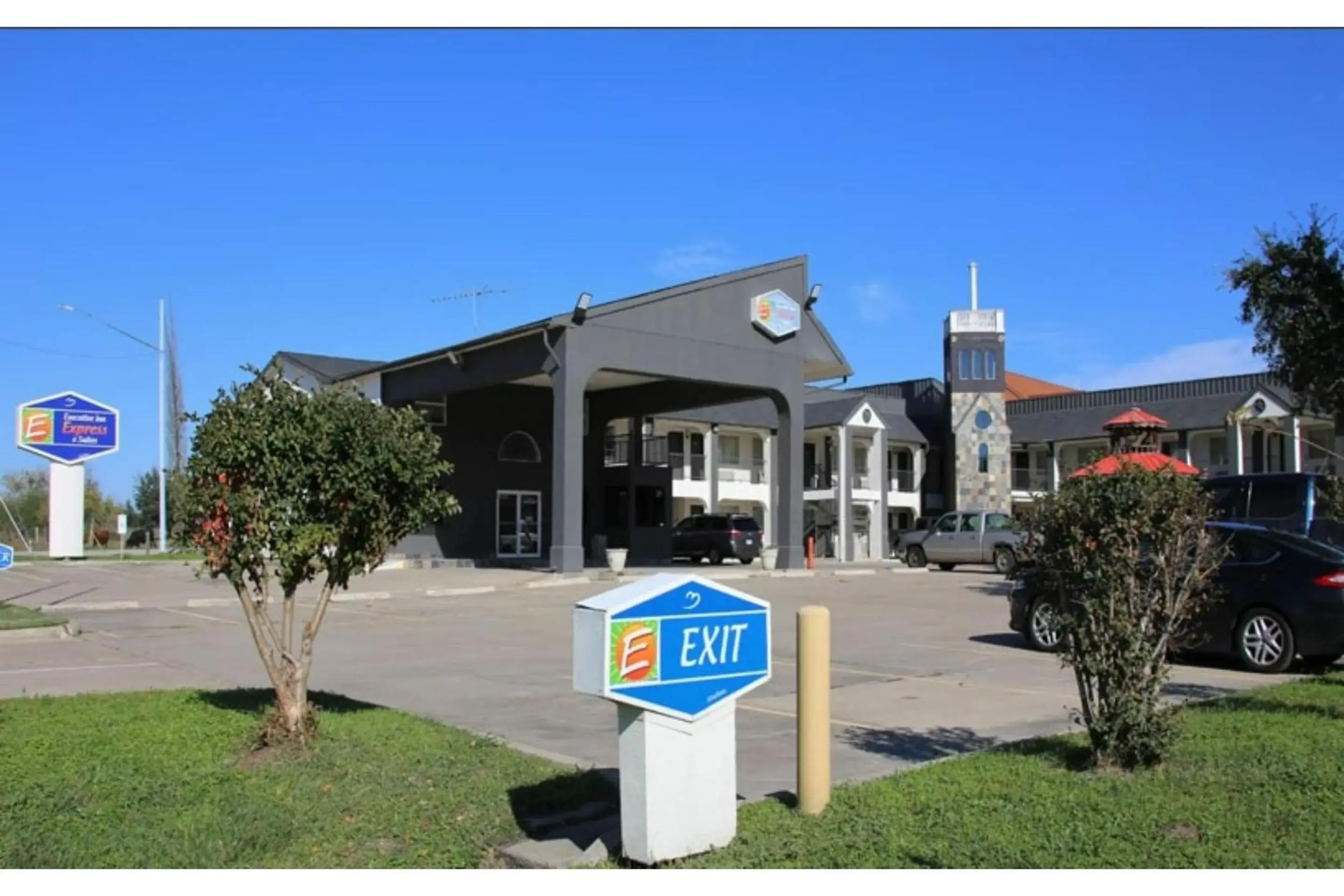 Facade/entrance in Hotel O Executive Inn & Suites Cuero Hwy 87 Facade/entrance in Hotel O Executive Inn & Suites Cuero Hwy 87