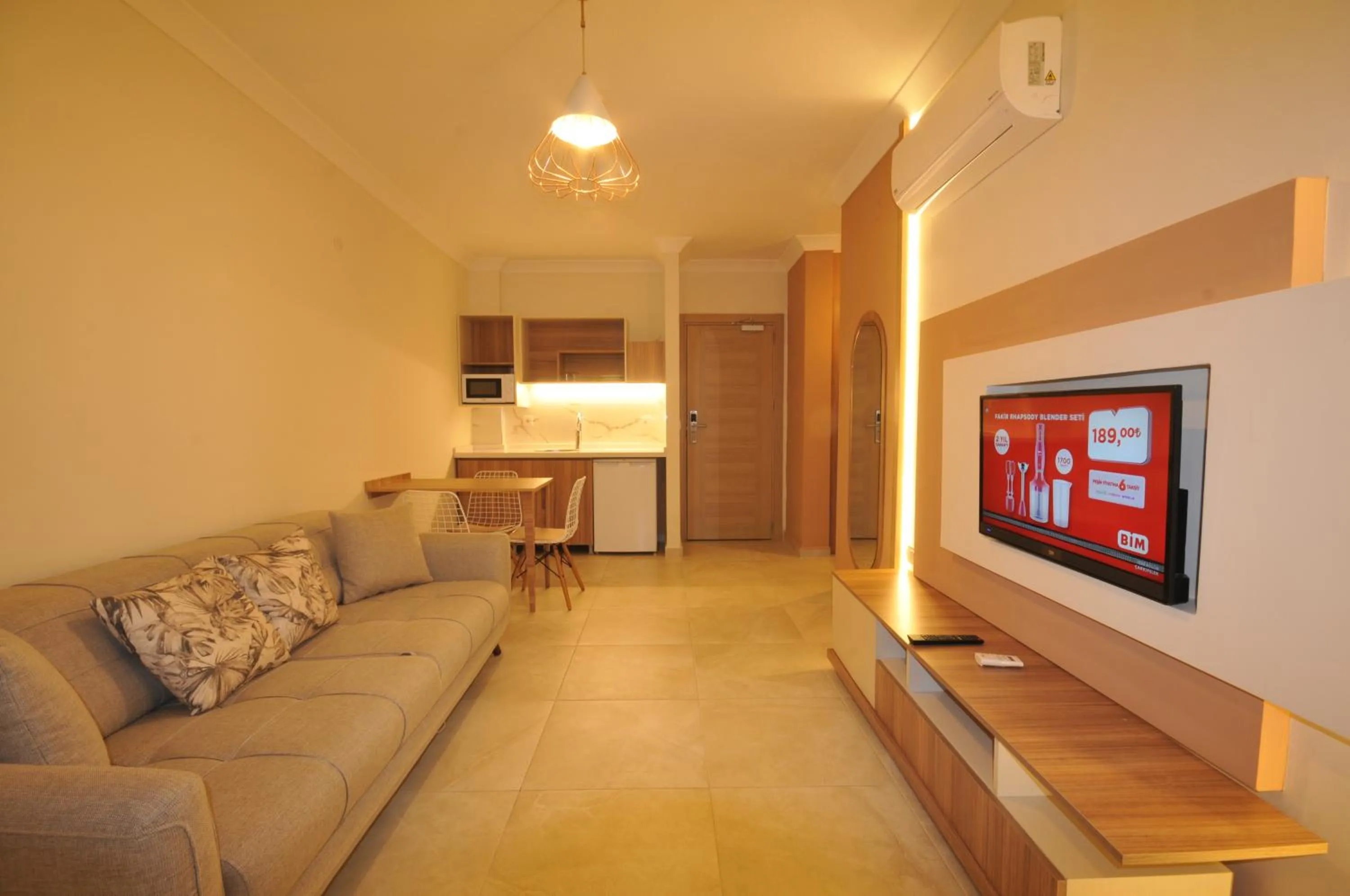 Communal lounge/ TV room in Isla Apart