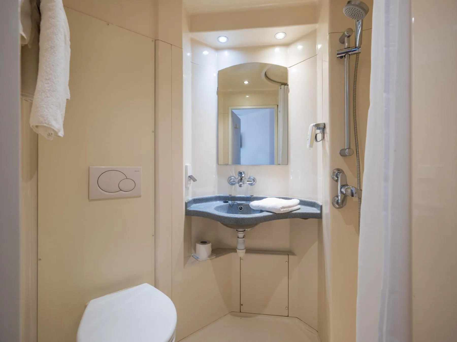 Bathroom in Premiere Classe Hotel Breda