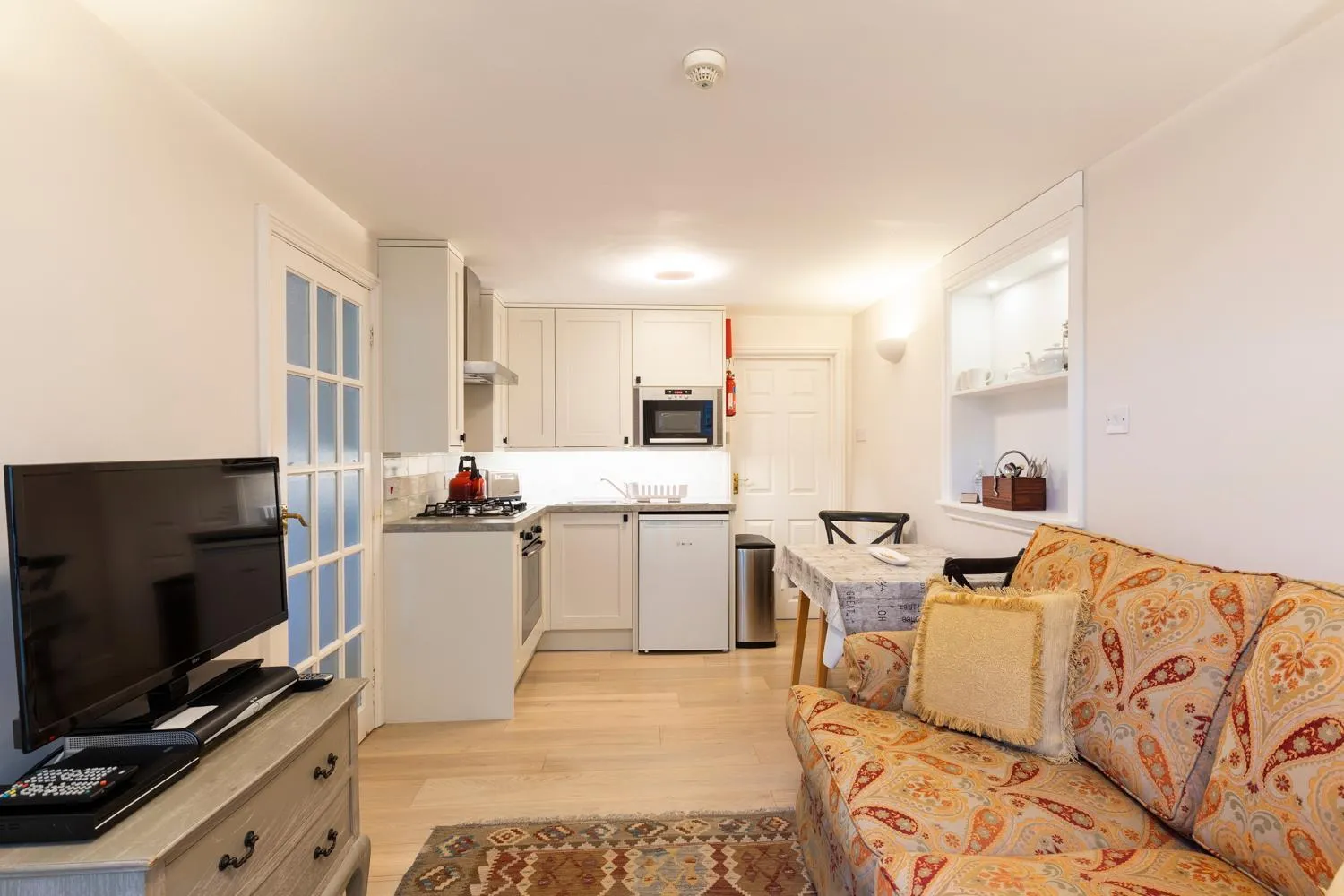 Apartment with Shower in Luccombe Villa Holiday Apartments