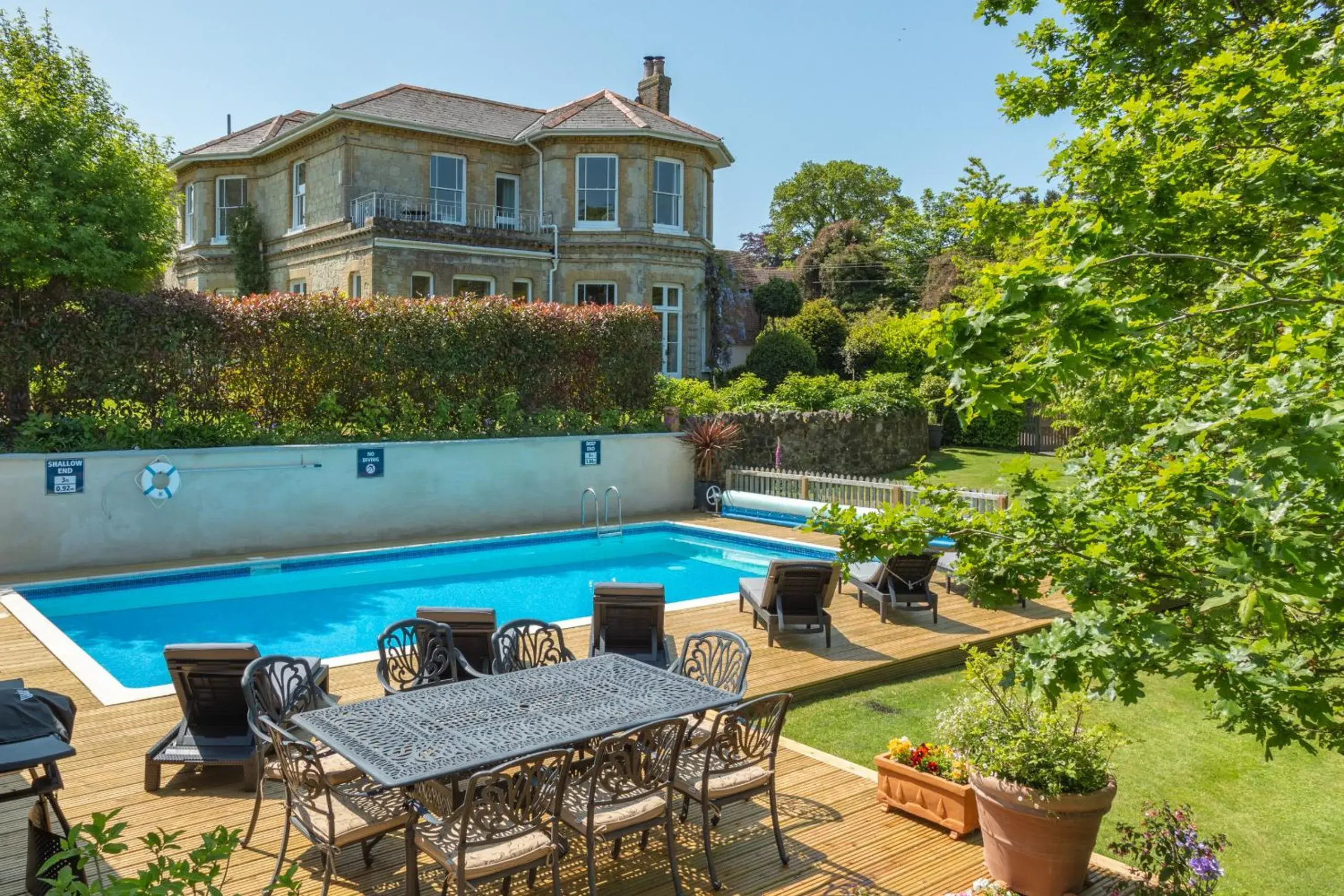 Luccombe Villa Holiday Apartments Luccombe Villa Holiday Apartments