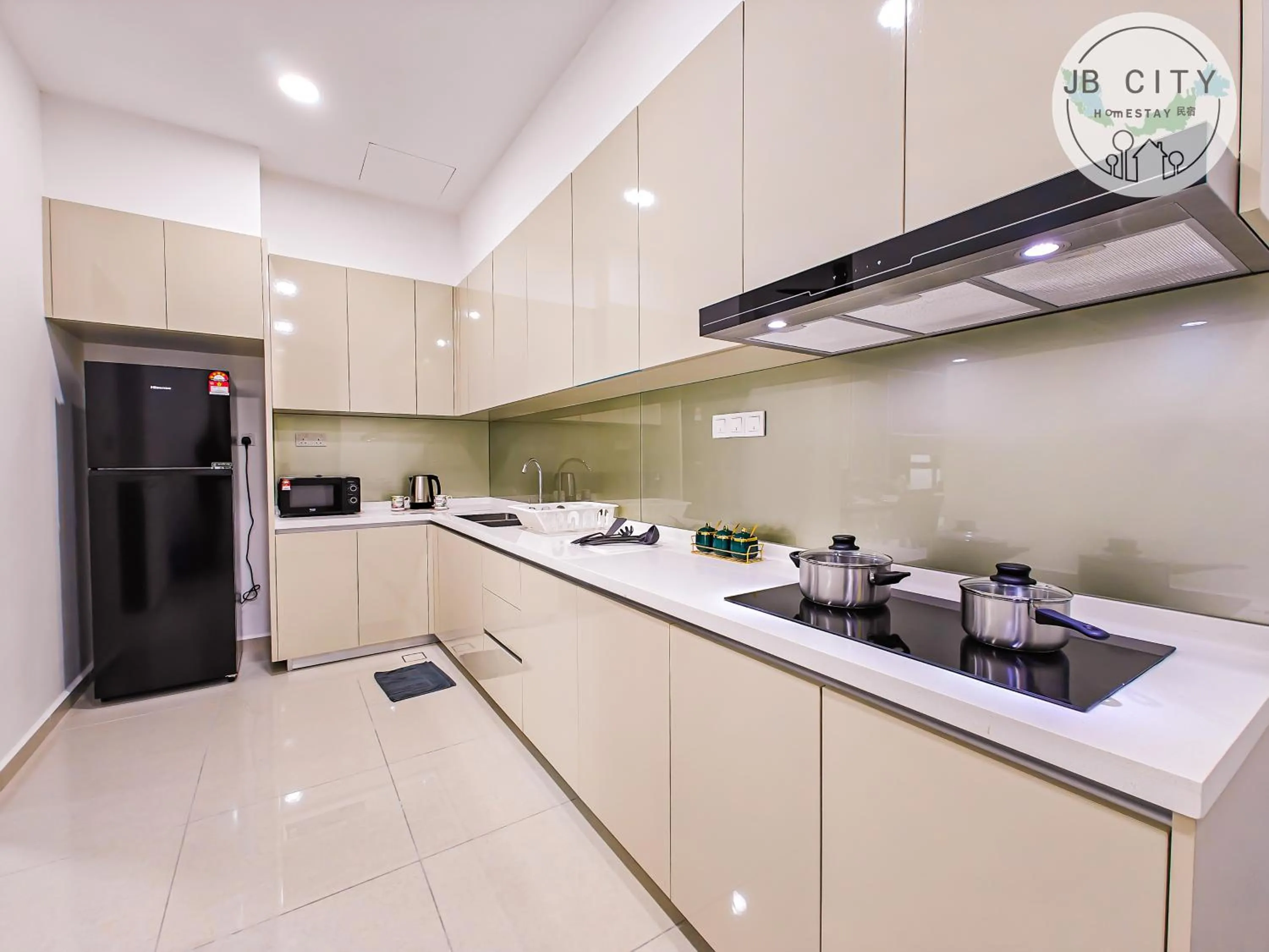 Kitchen or kitchenette in Skudai Paradigm Mall by RR JBcity