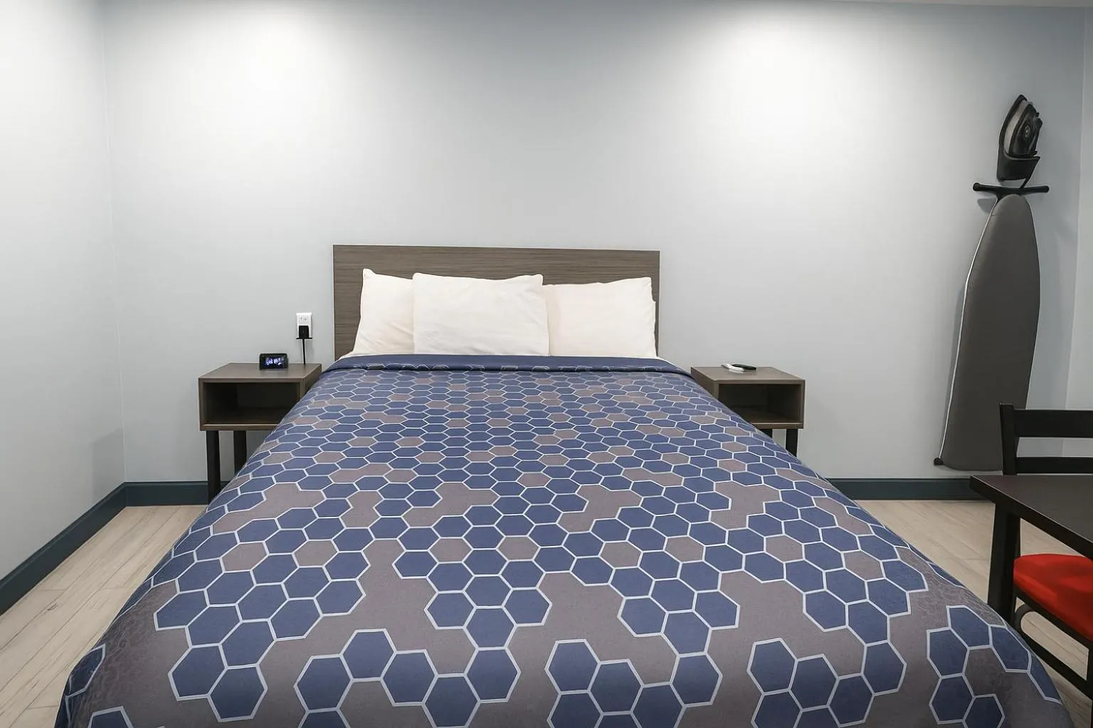 Bed in Hillsboro Inn & Suites