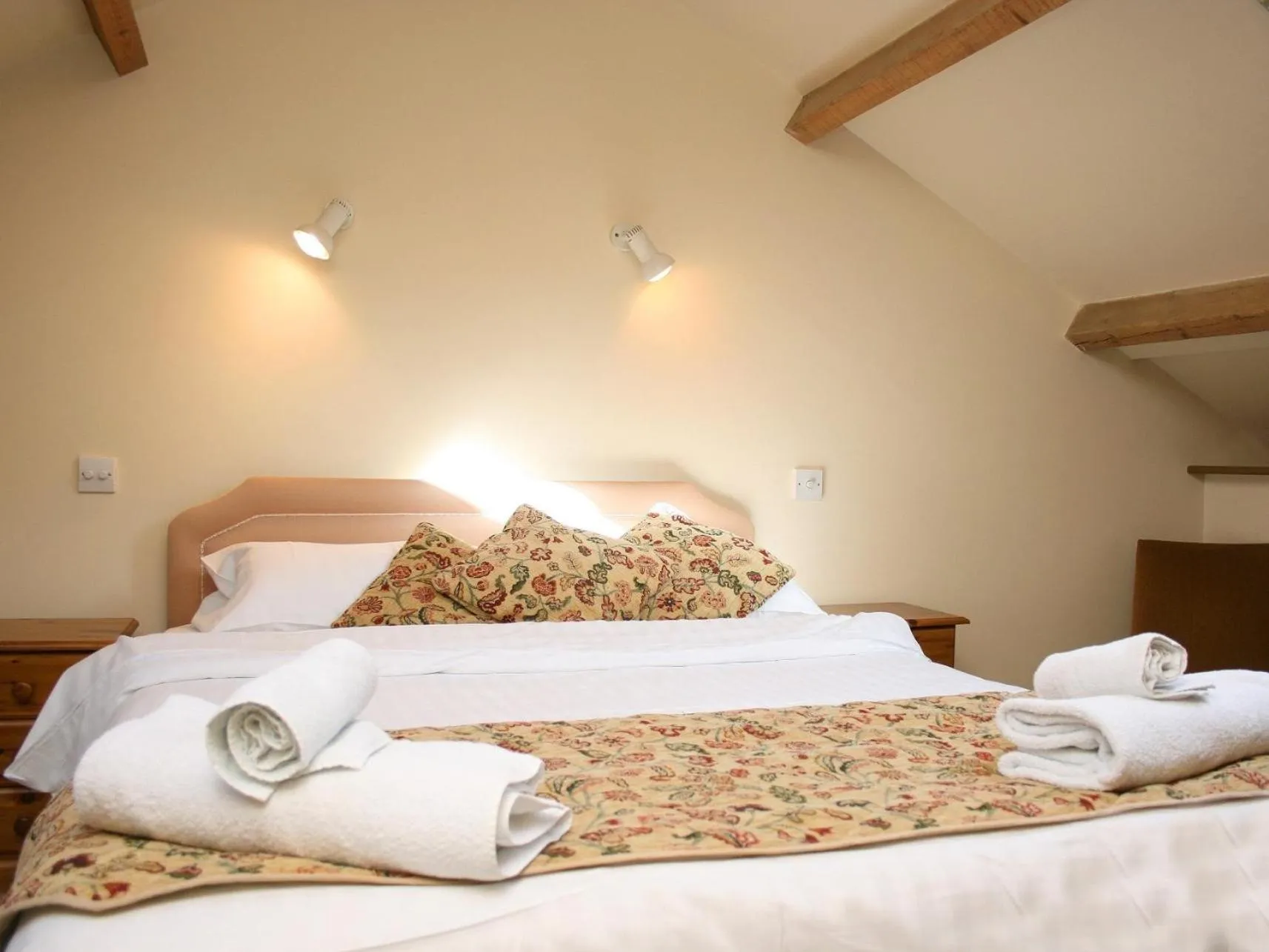 Bedroom, Bed in The Old Stables self catering