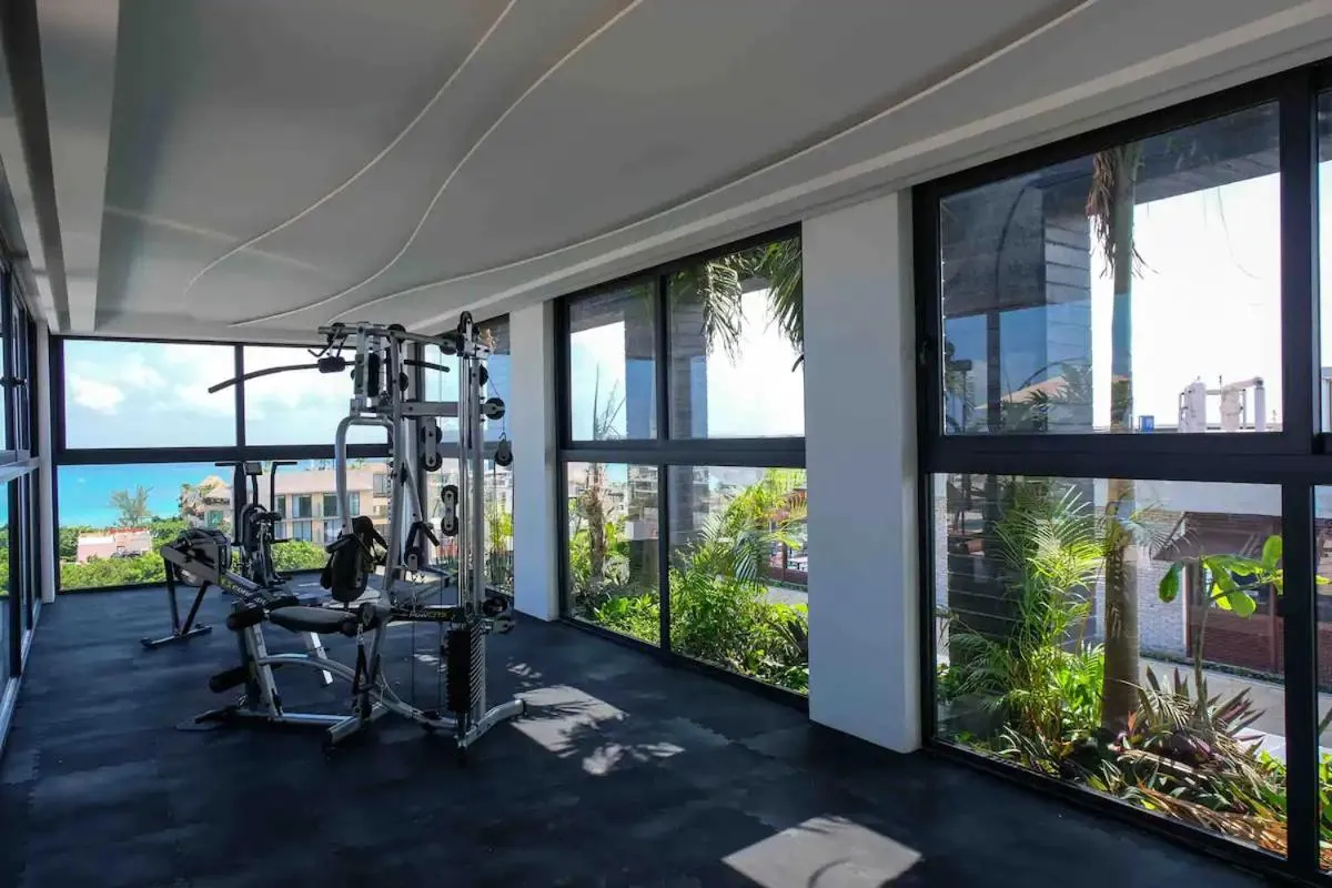 Fitness centre/facilities in Stayon5a Av penthouse with PrivatePool