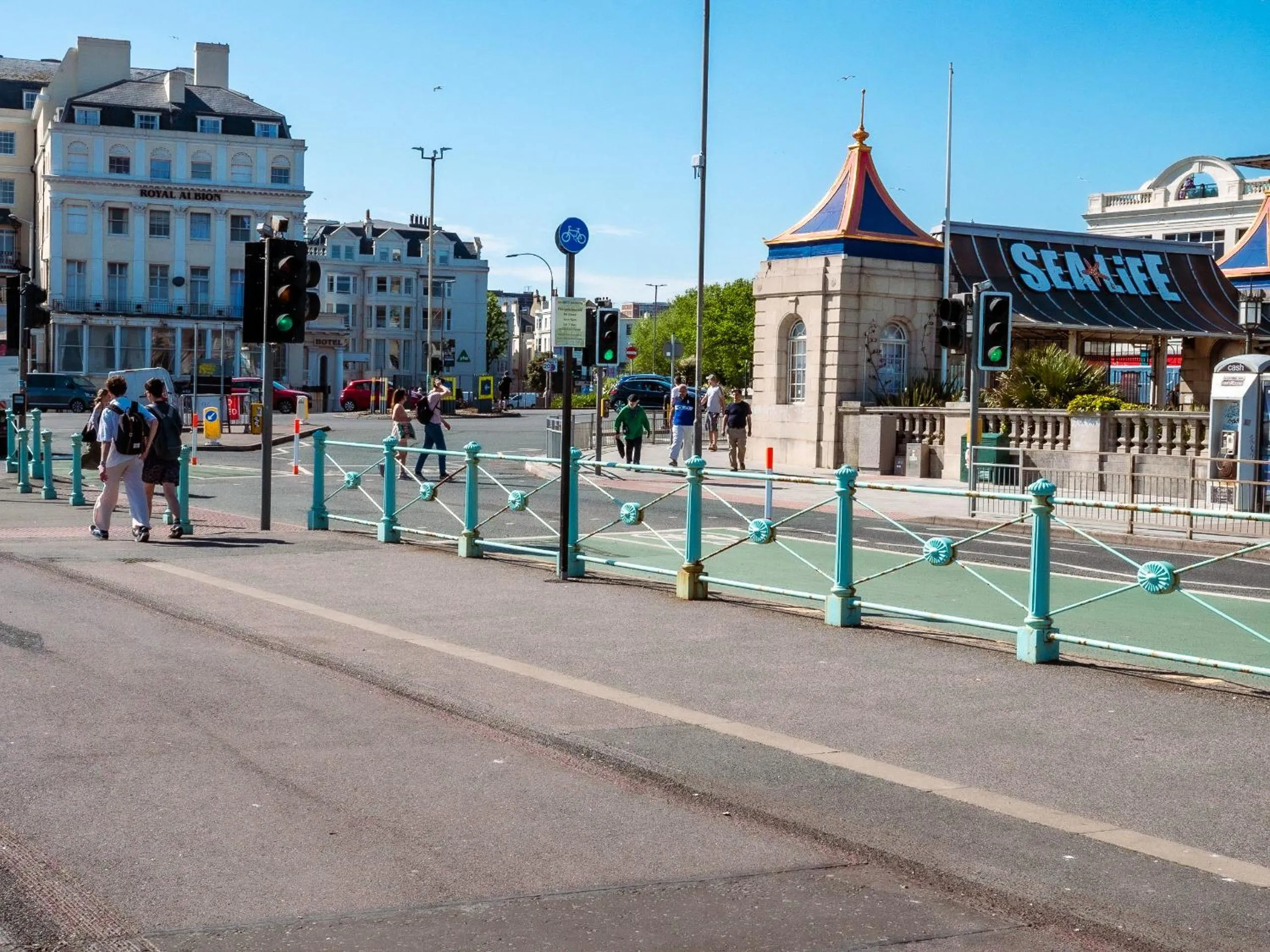 Area and facilities in a&o Brighton Beach