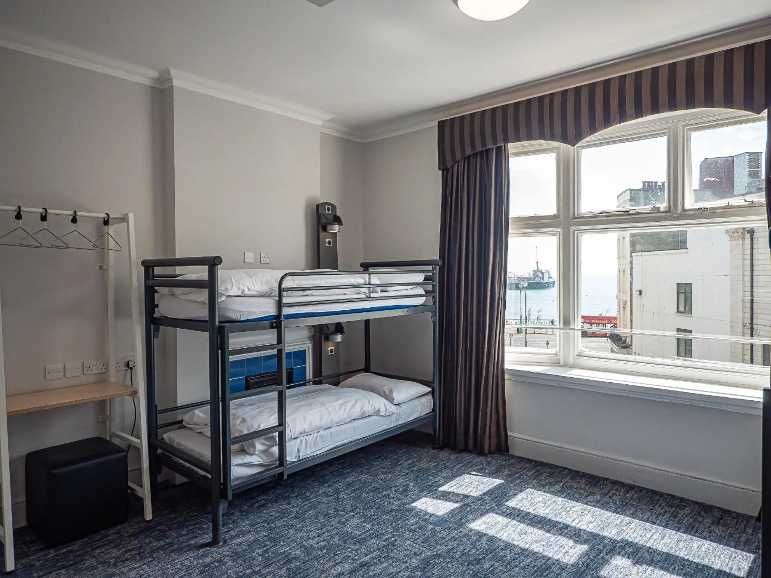 Bedroom, Bed in a&o Brighton Beach