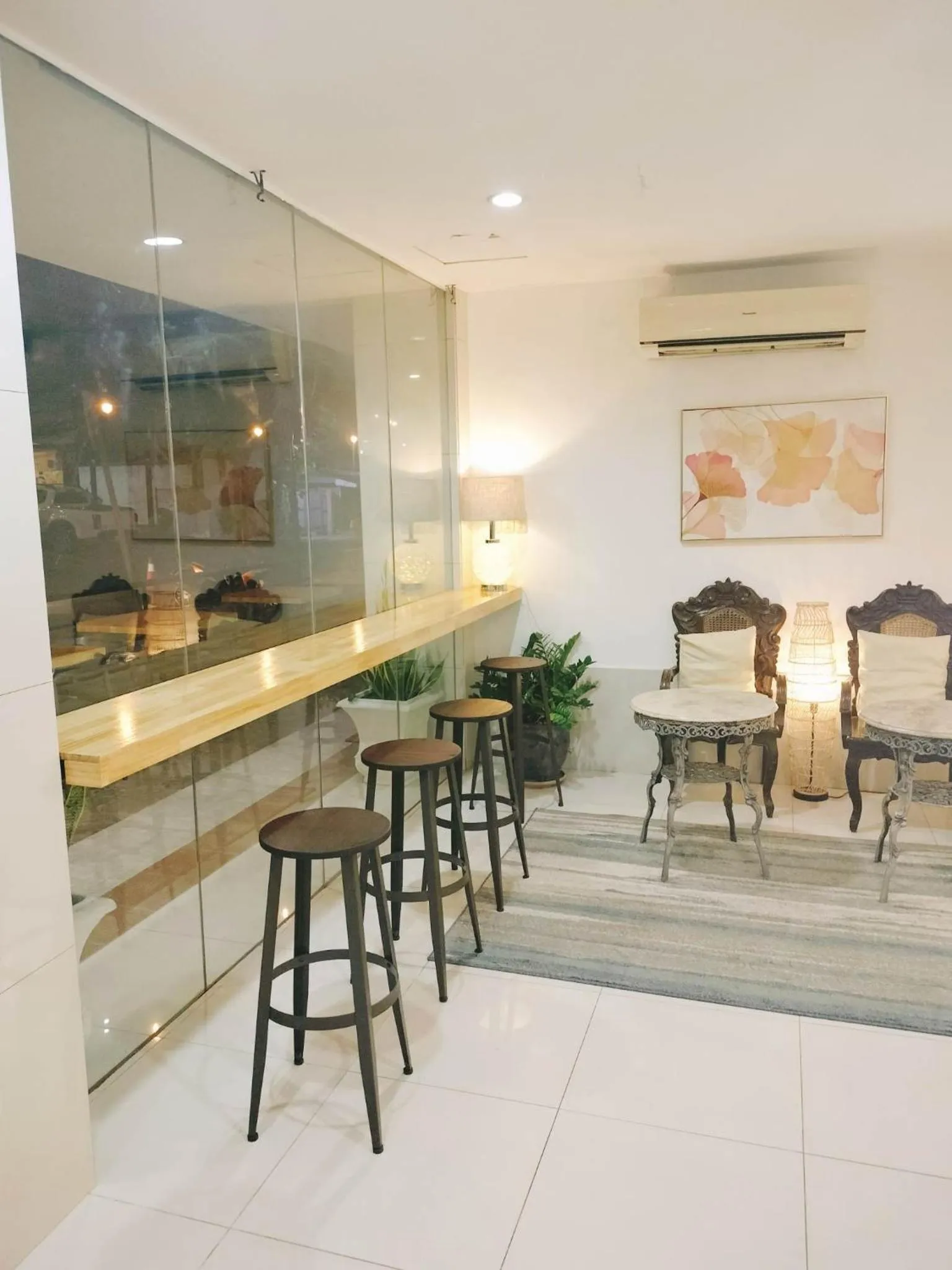 Seating area in Fuente Hotel de Cebu