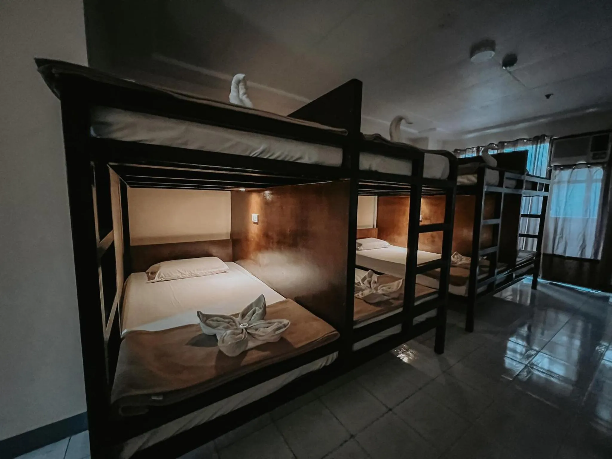 Photo of the whole room, Bed in Fuente Hotel de Cebu