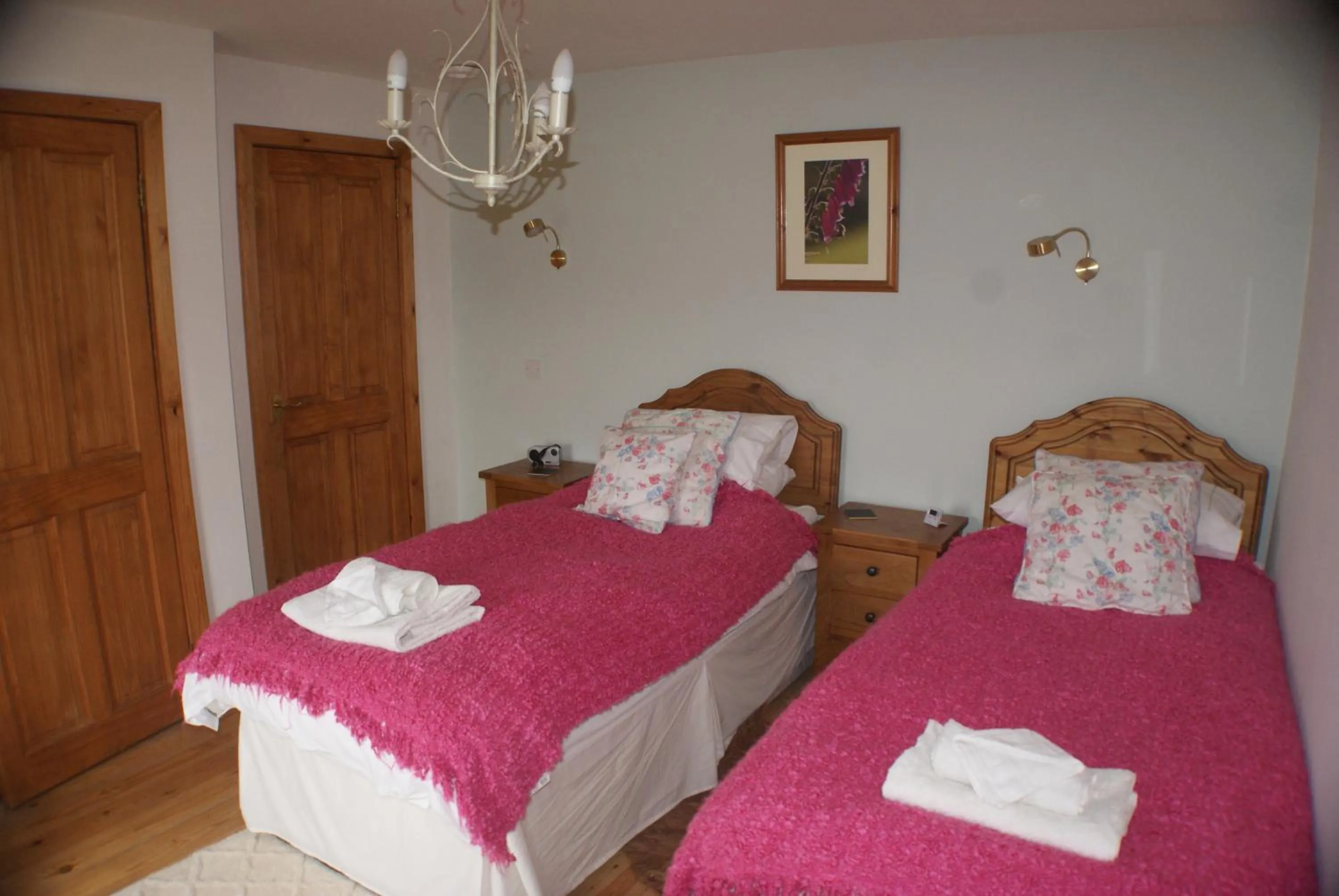 Photo of the whole room, Bed in Knockaloe Beg Farm